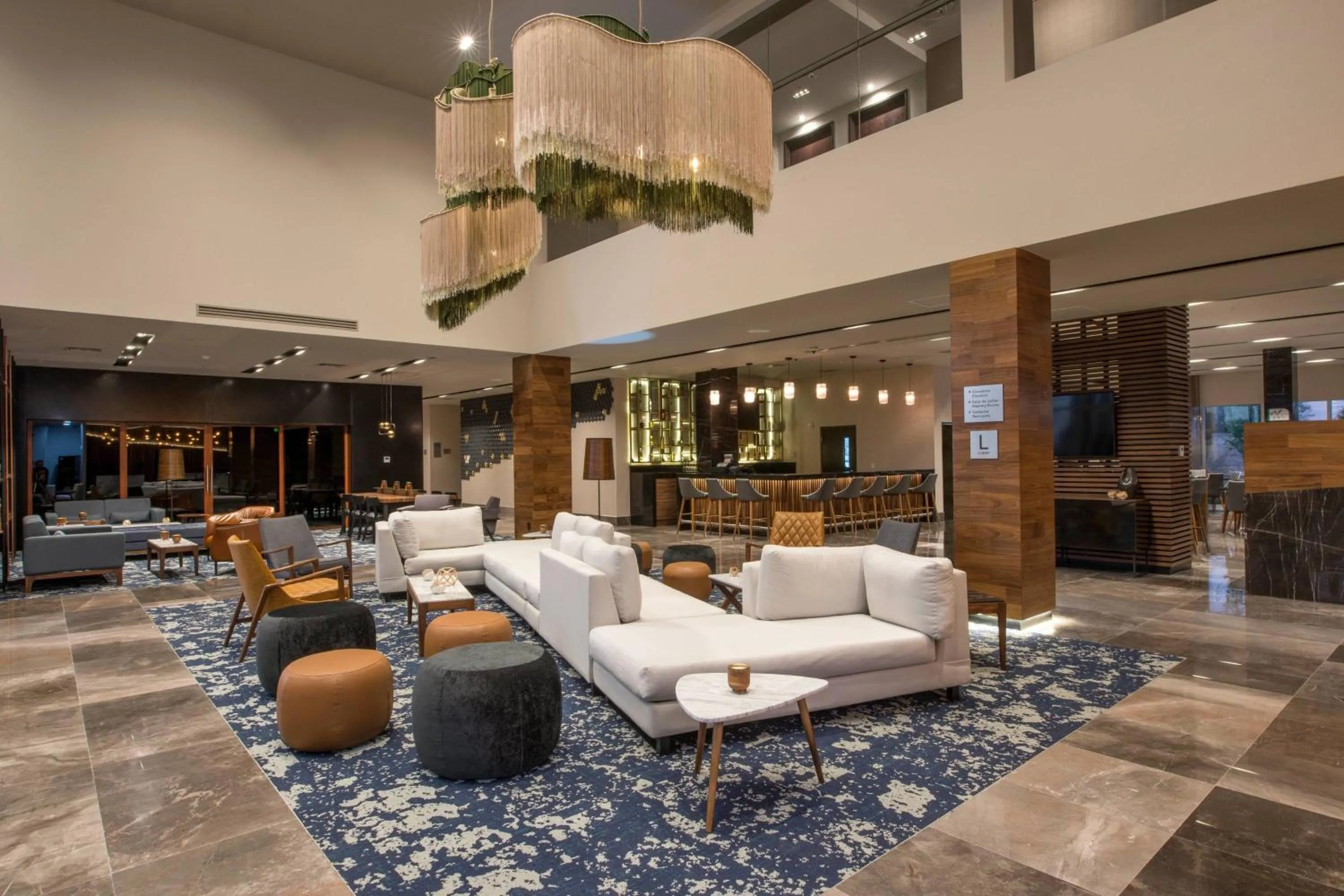 Lobby or reception in Courtyard by Marriott San Luis Potosi, Los Lagos