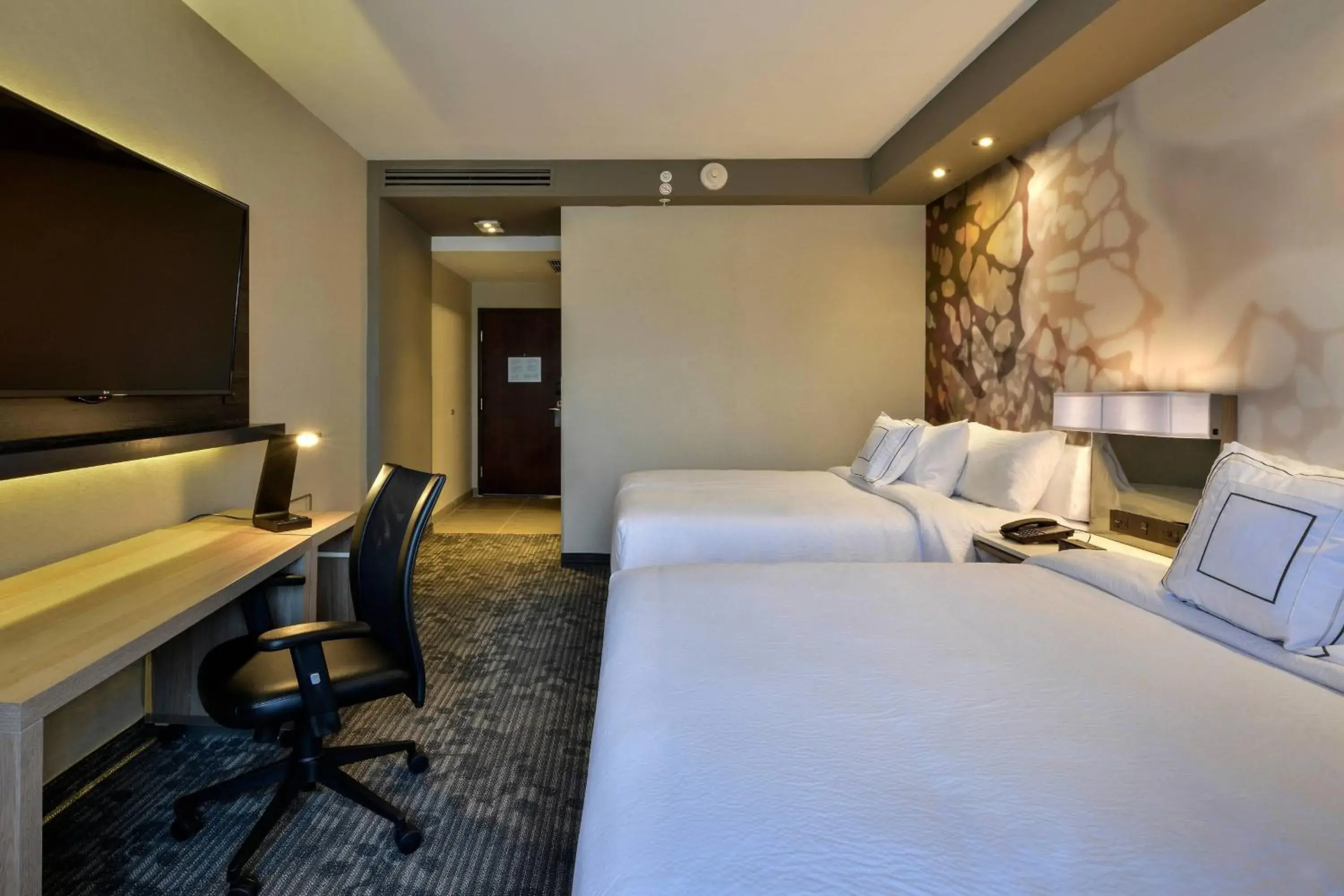 Guest room, 2 Double in Courtyard by Marriott San Luis Potosi, Los Lagos Guest room, 2 Double in Courtyard by Marriott San Luis Potosi, Los Lagos
