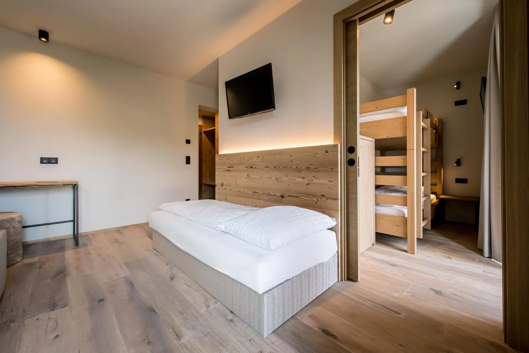 Bedroom, Bed in Hotel Sonnenheim