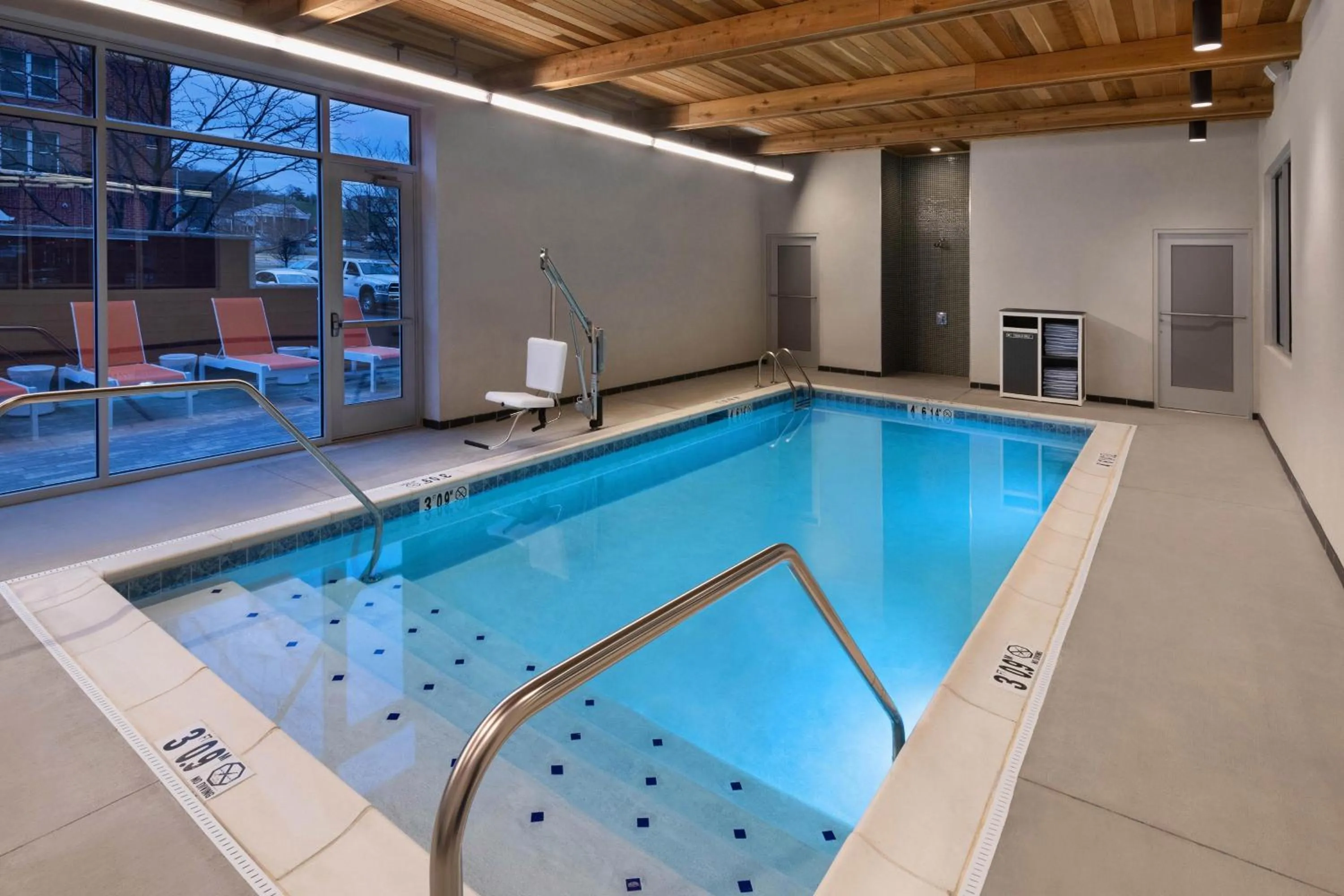 Swimming pool in Aloft Cincinnati West Chester