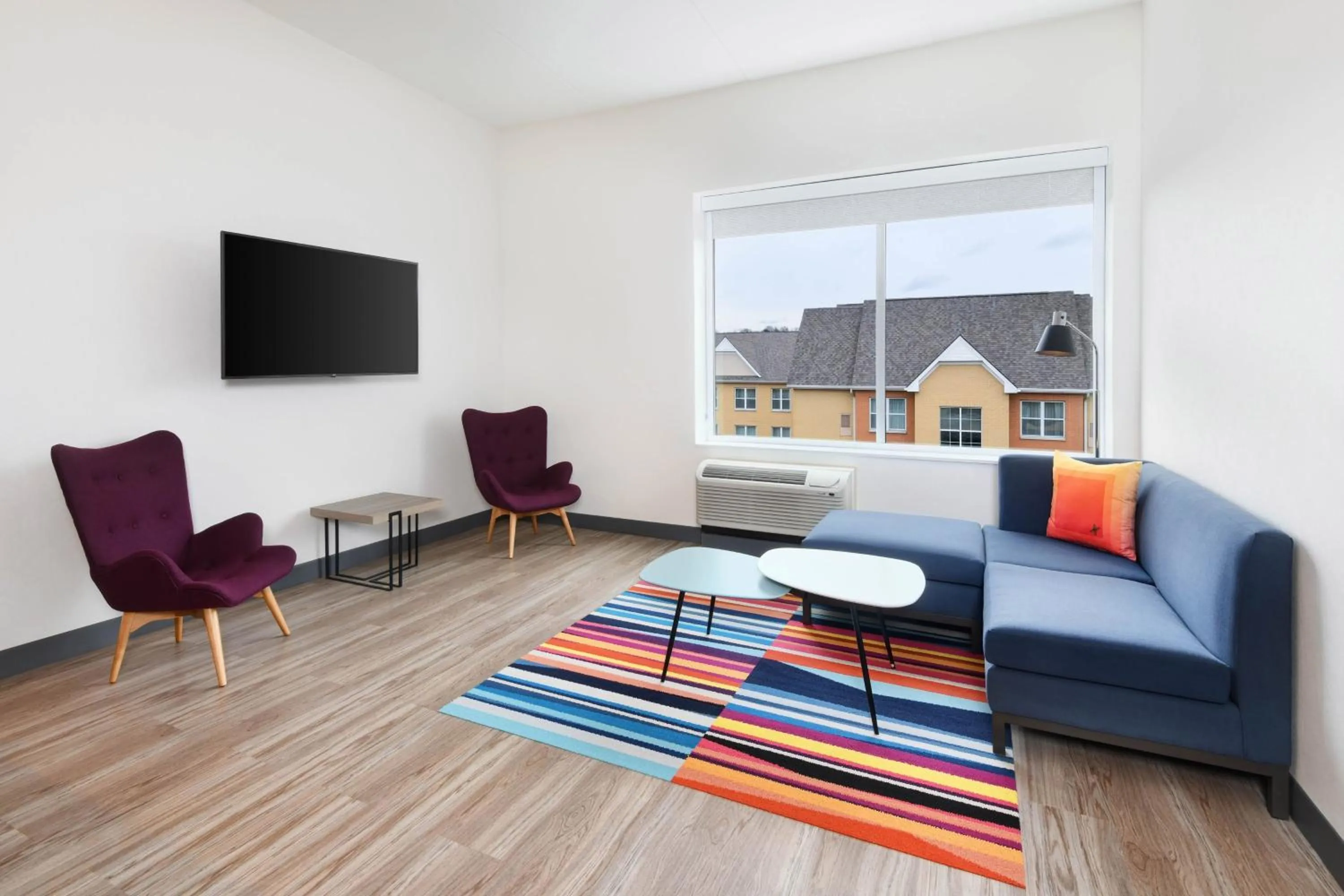 Living room in Aloft Cincinnati West Chester