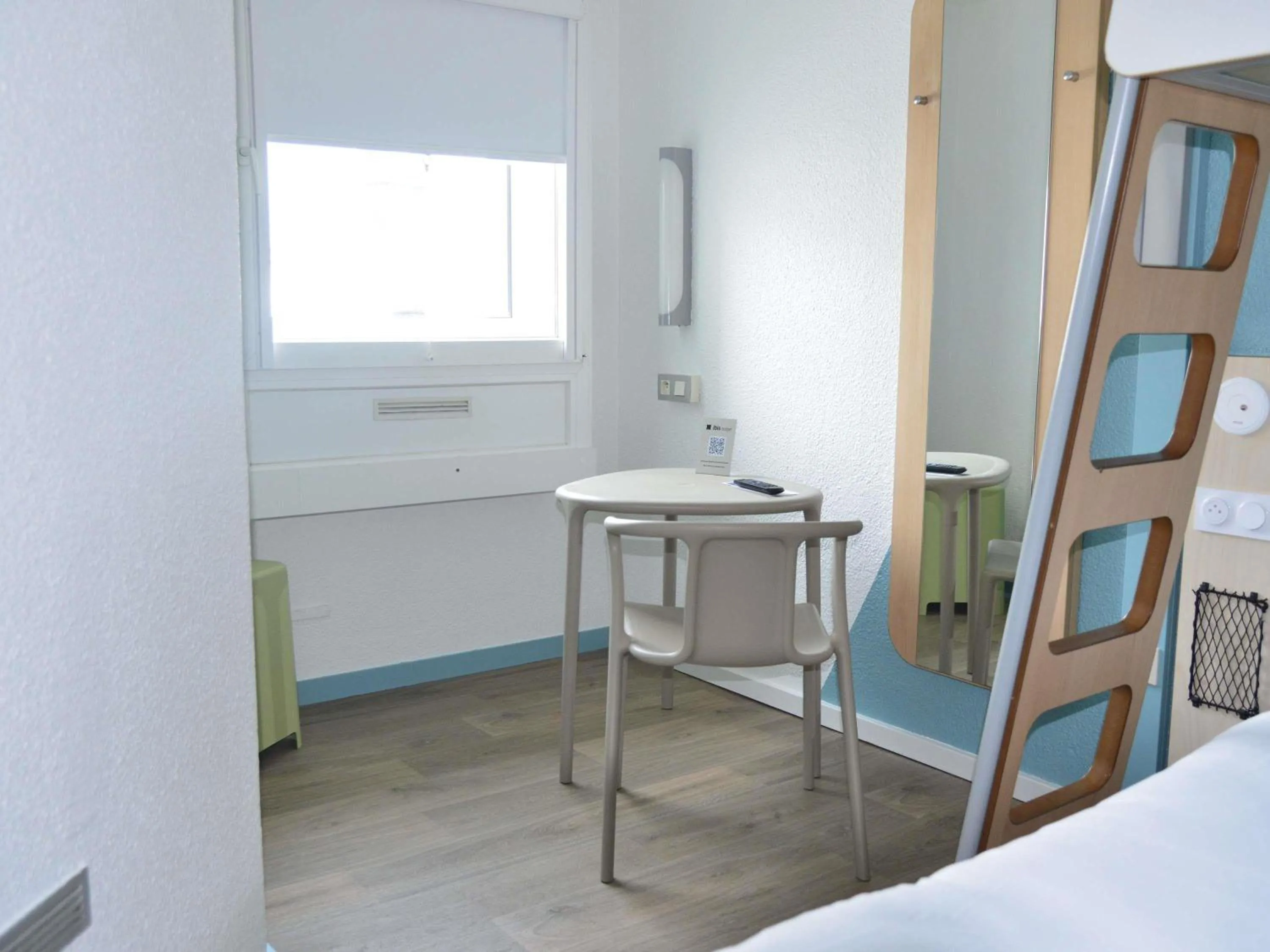 Bedroom, Bed in ibis budget Blois Centre