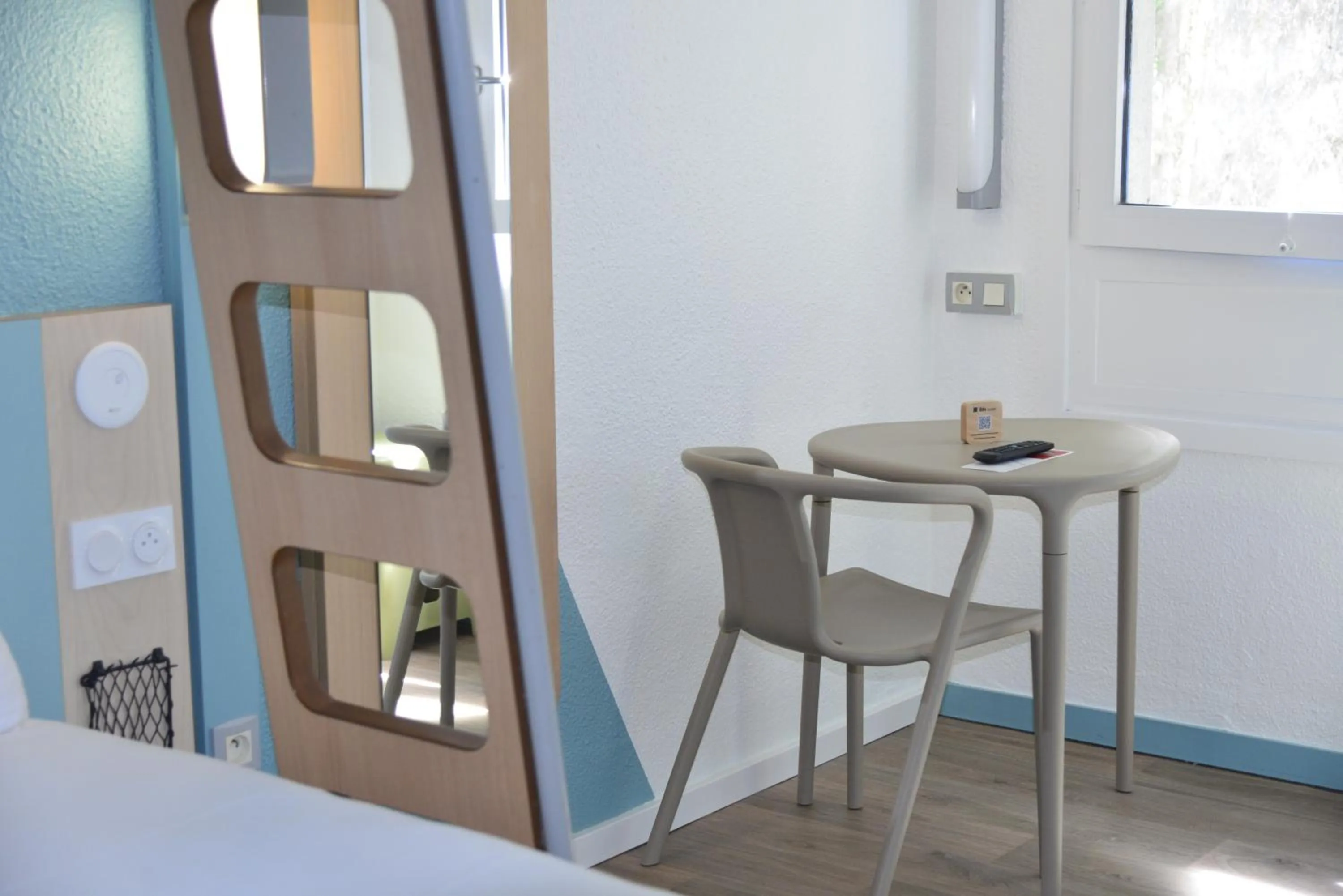 Bedroom, Bed in ibis budget Blois Centre