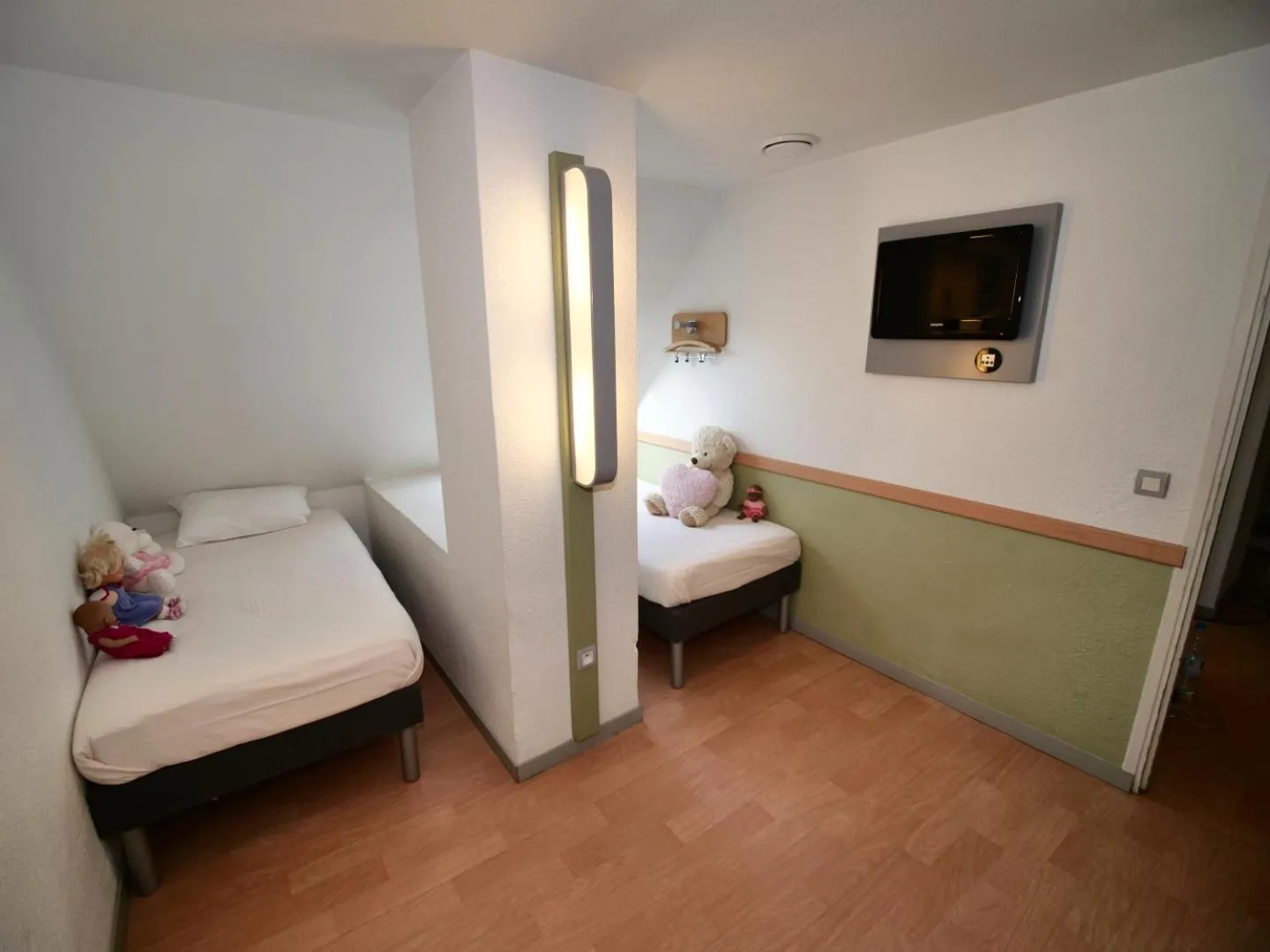 Bedroom, Bed in ibis budget Blois Centre