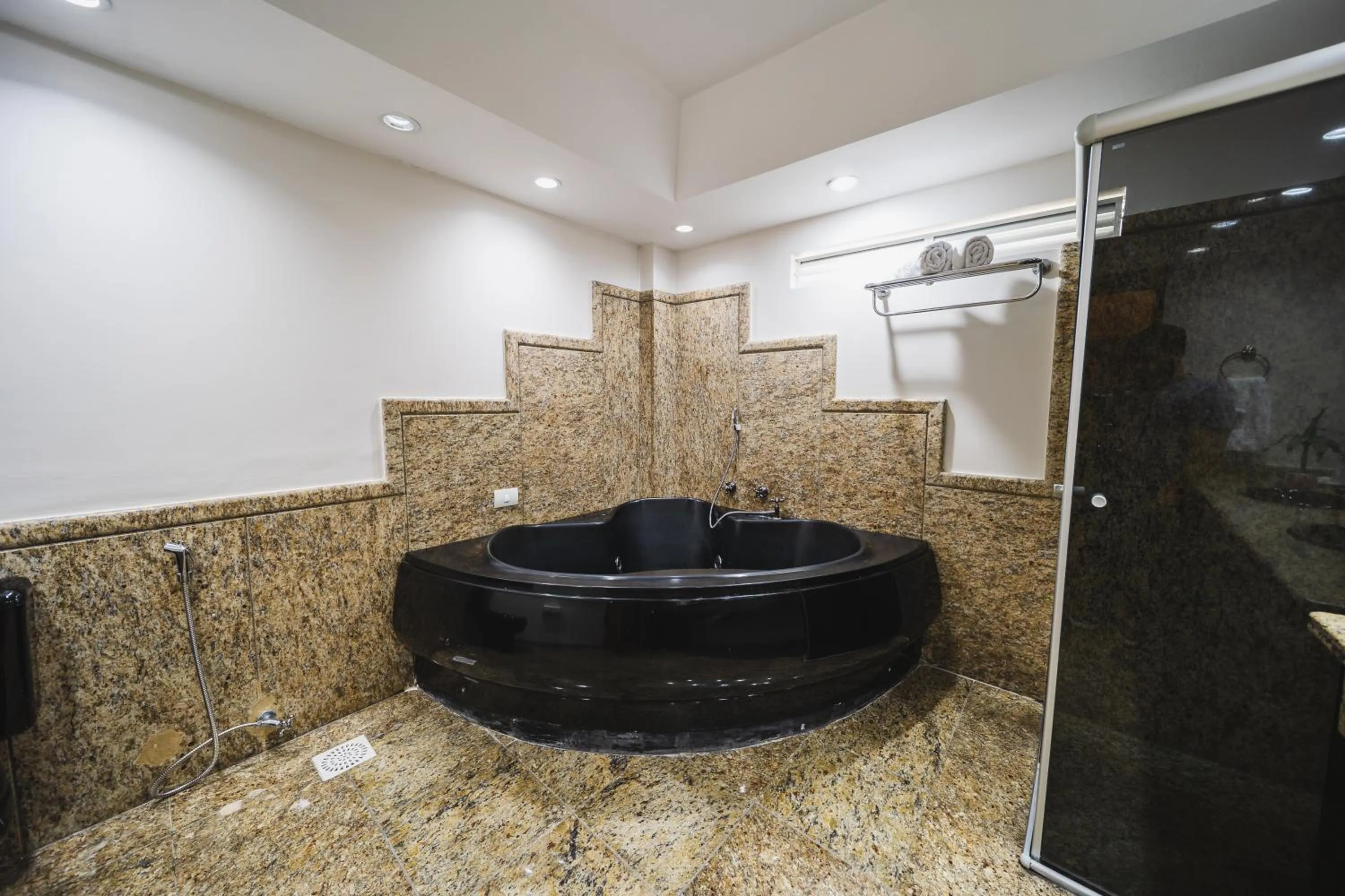 Hot Tub in Hotel Golden Park Curitiba By Nacional Inn