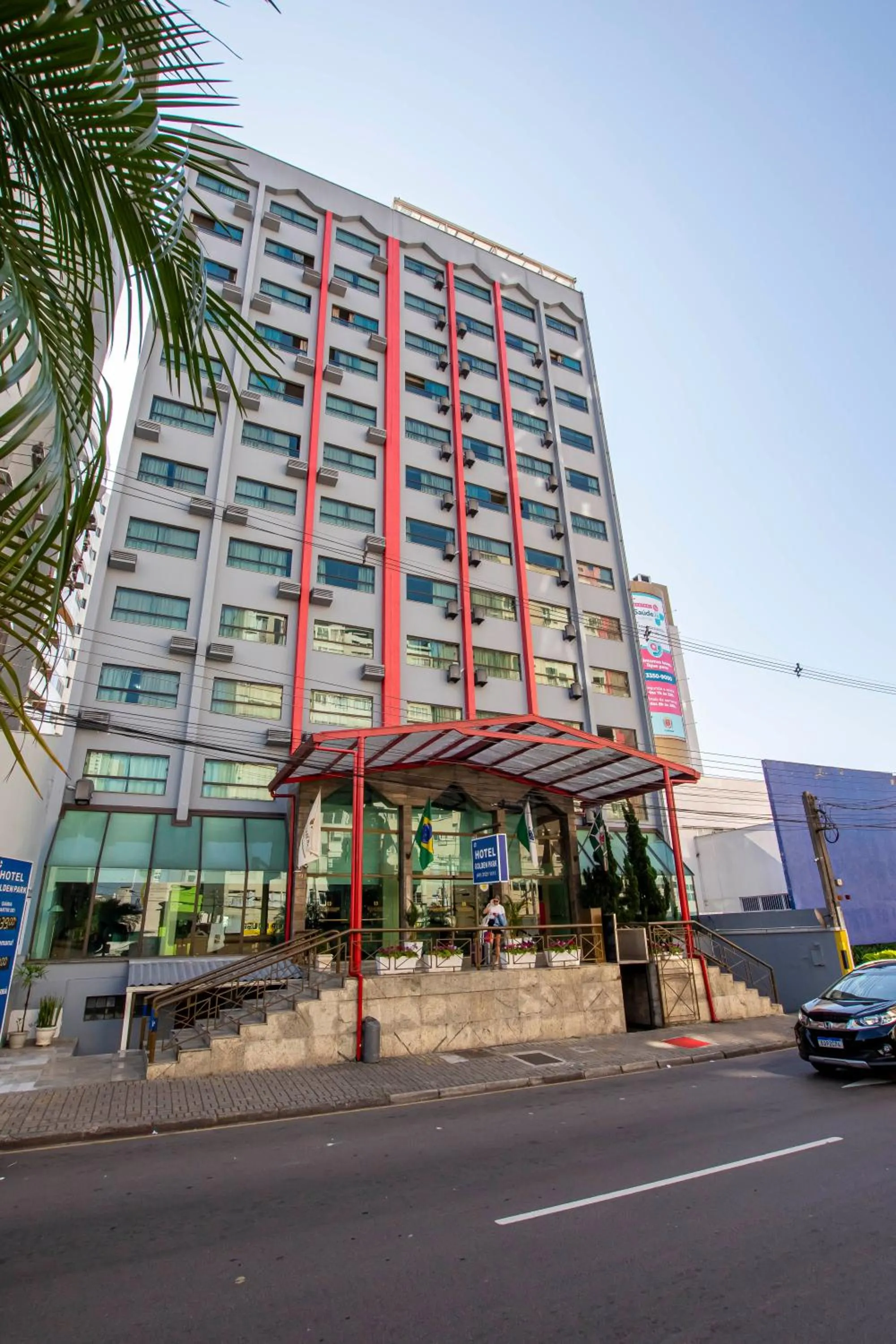 Property building in Hotel Golden Park Curitiba By Nacional Inn