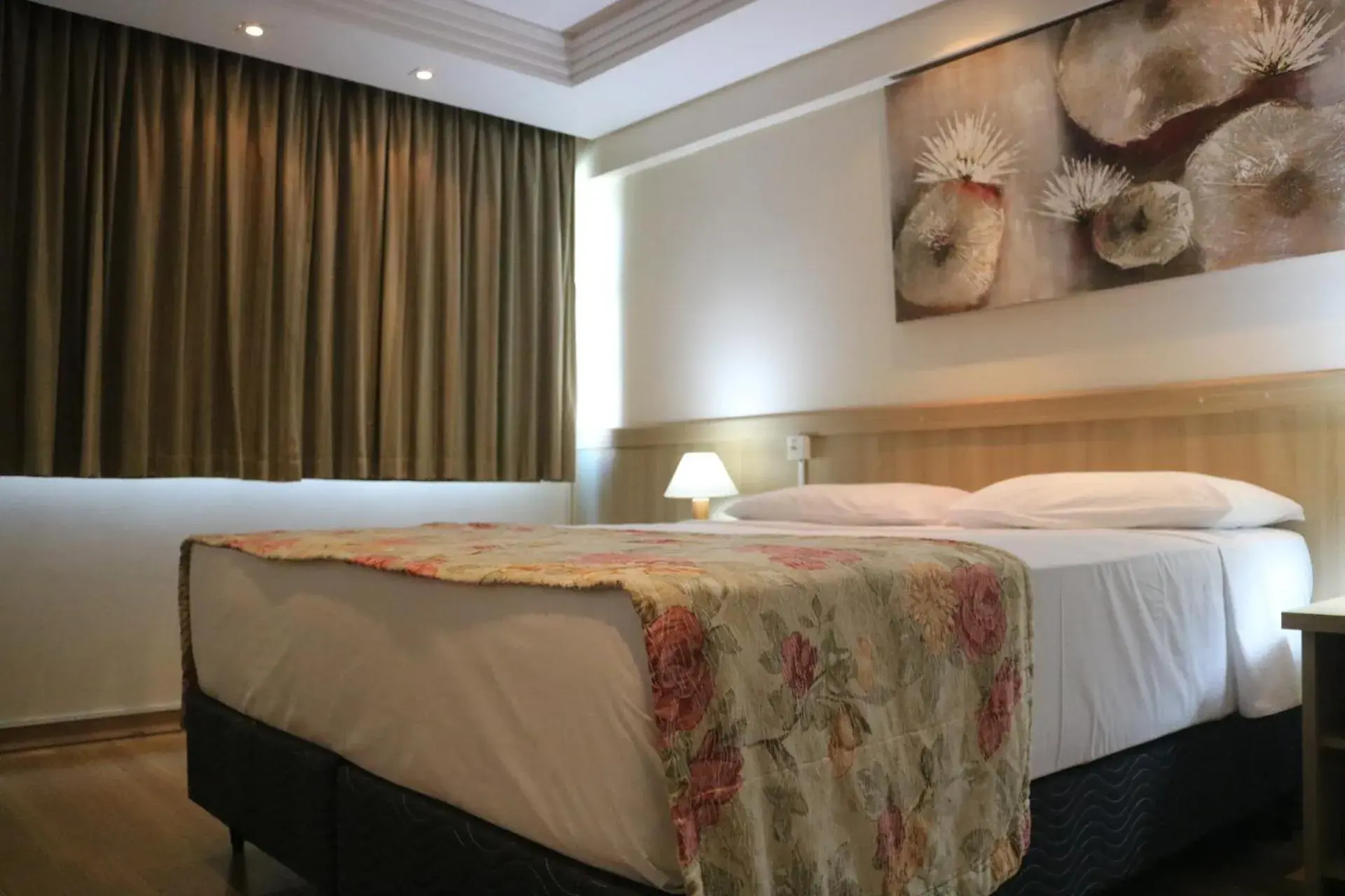 Suite in Hotel Golden Park Curitiba By Nacional Inn Suite in Hotel Golden Park Curitiba By Nacional Inn