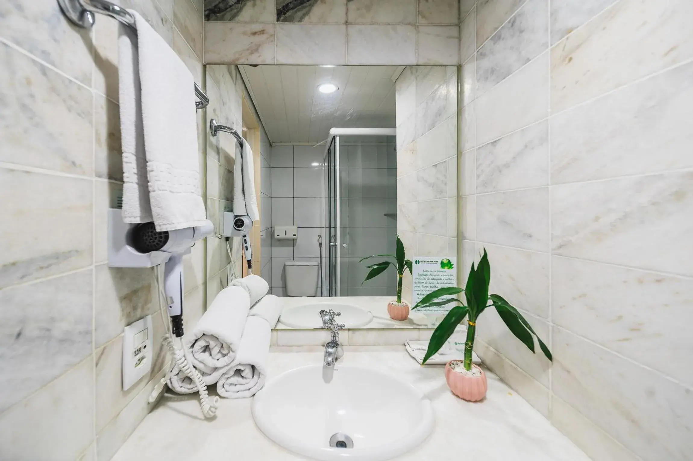 Standard Triple Room in Hotel Golden Park Curitiba By Nacional Inn Standard Triple Room in Hotel Golden Park Curitiba By Nacional Inn