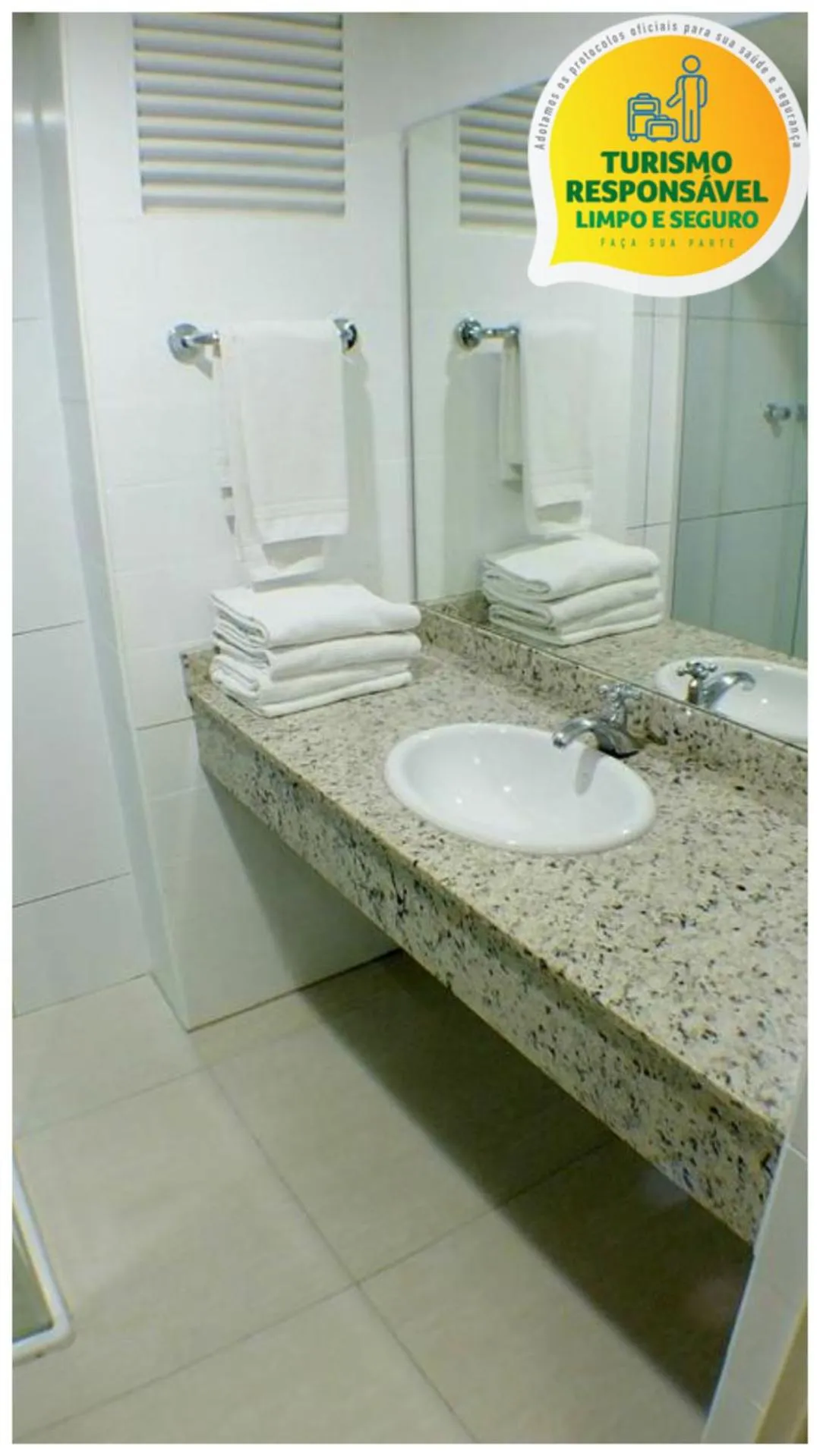 Bathroom in Hotel Golden Park Curitiba By Nacional Inn