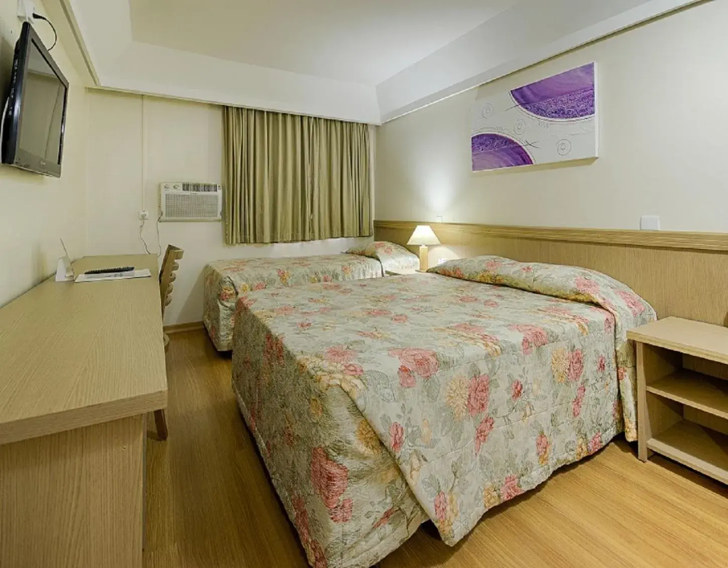 Standard Triple Room in Hotel Golden Park Curitiba By Nacional Inn Standard Triple Room in Hotel Golden Park Curitiba By Nacional Inn