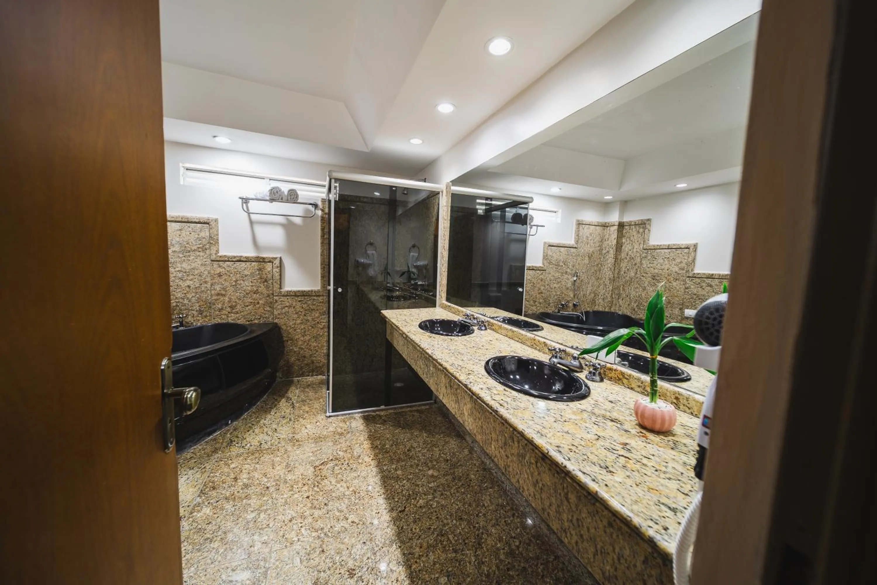 Hot Tub in Hotel Golden Park Curitiba By Nacional Inn