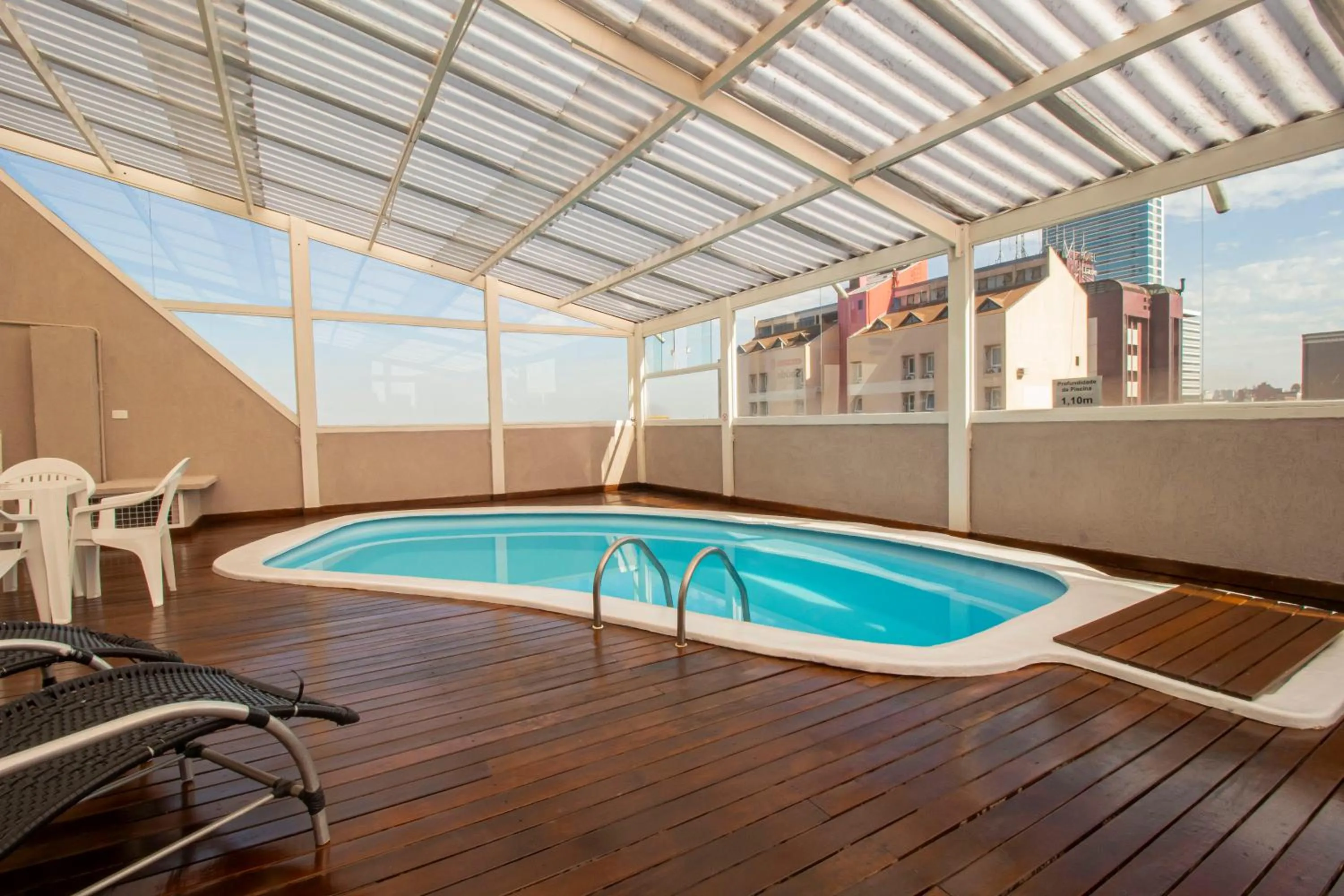 Pool view in Hotel Golden Park Curitiba By Nacional Inn