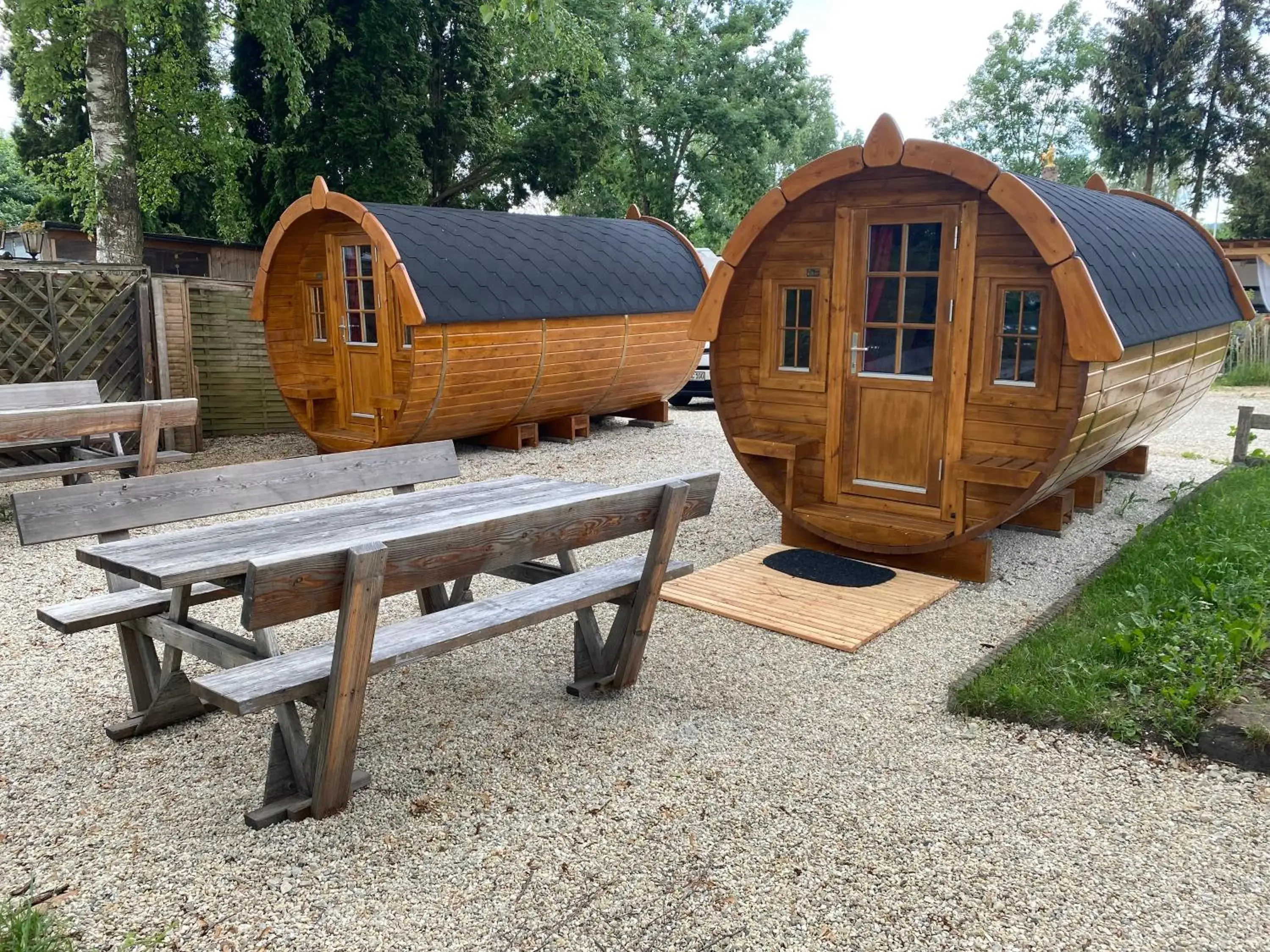 Sleep Barrel in Seehaus Mamming - Hotel - Schlaffässer - Biergarten - Camping Sleep Barrel in Seehaus Mamming - Hotel - Schlaffässer - Biergarten - Camping