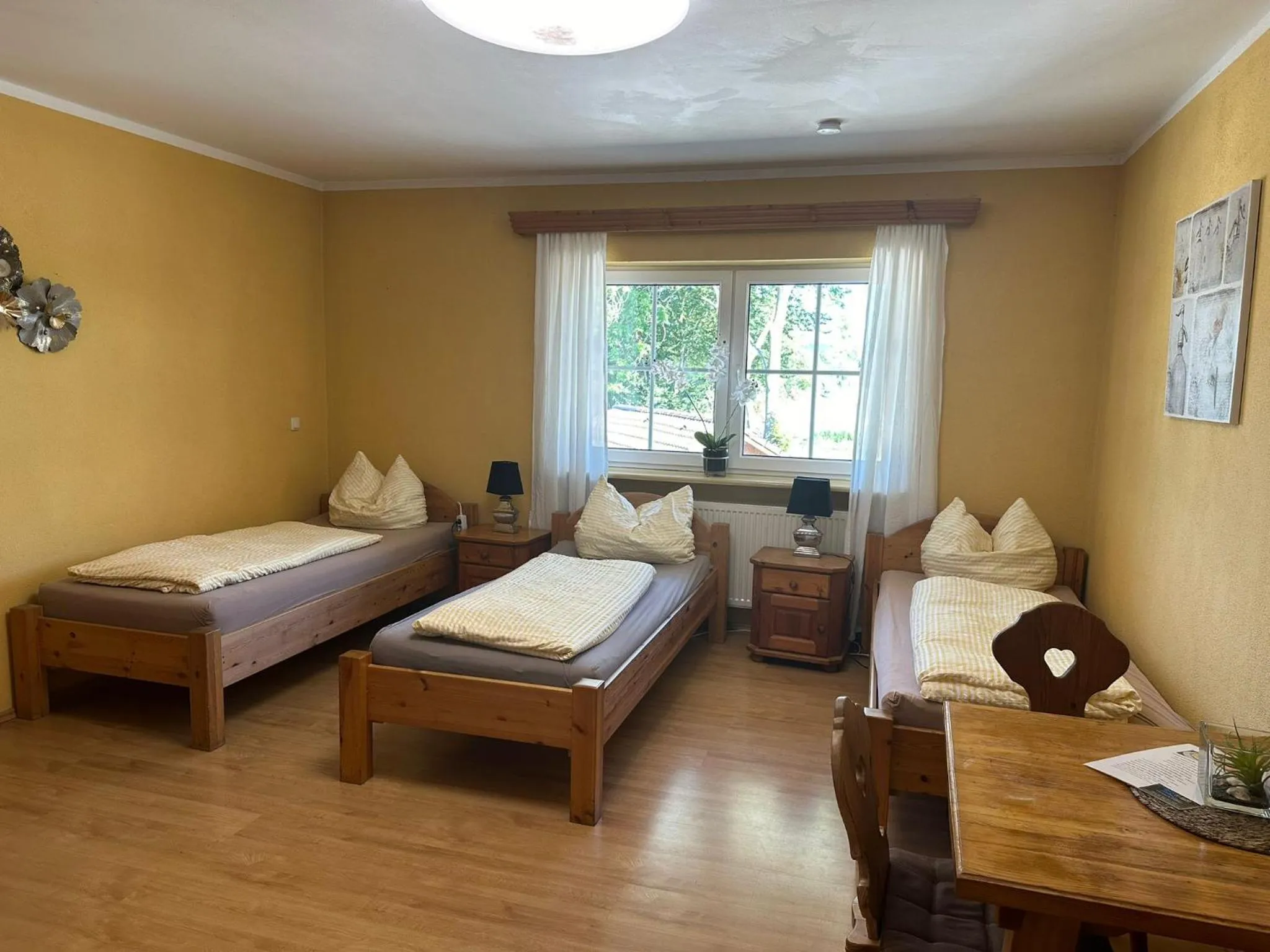 Bed in Seehaus Mamming - Hotel - Schlaffässer - Biergarten - Camping