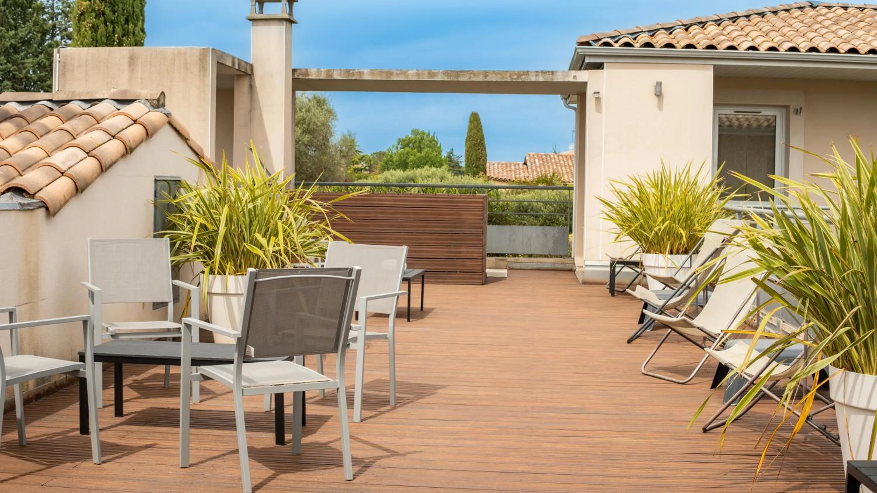 Property building in Patio De Violette