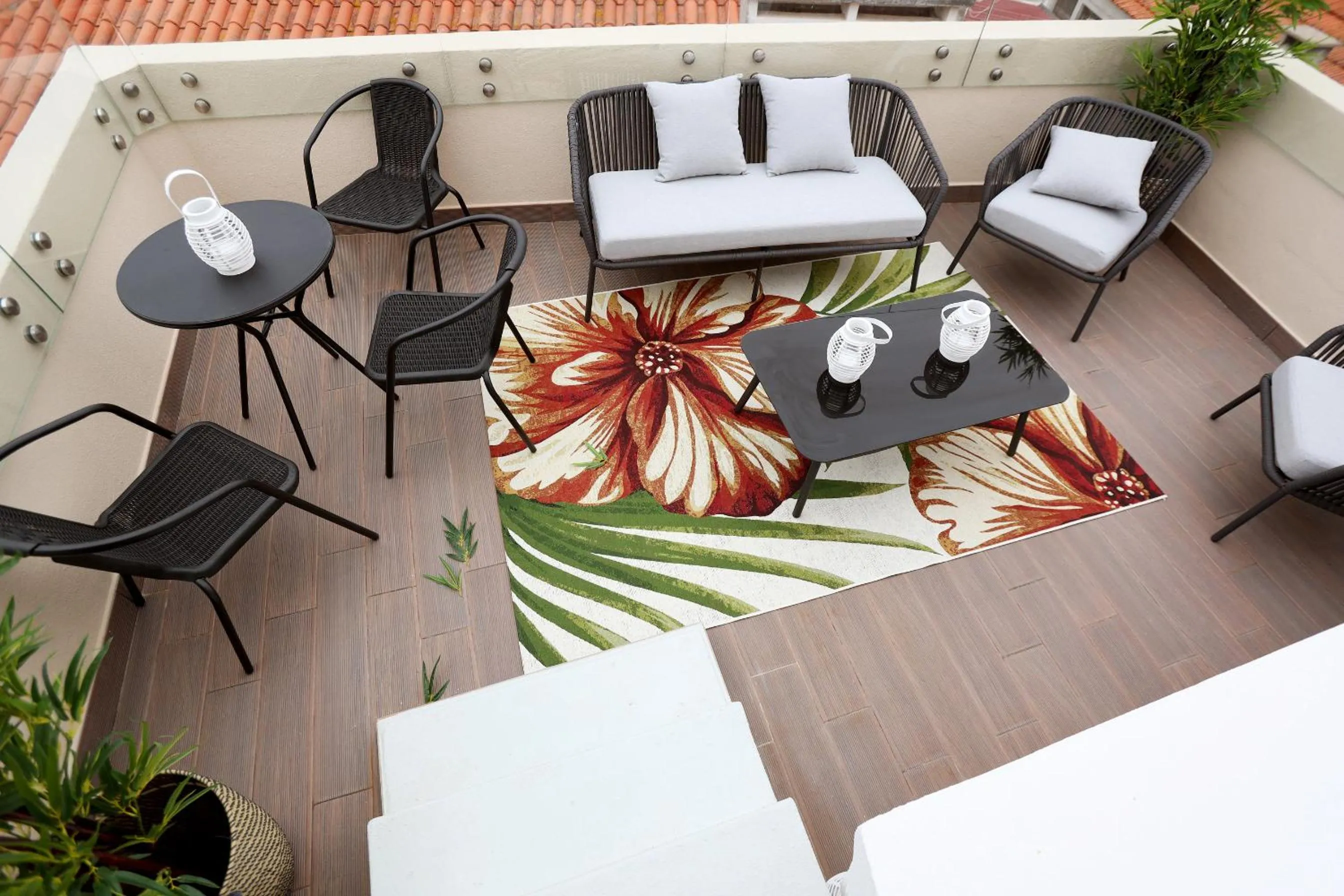 Patio in Glass Boutique - Rooms & Suites