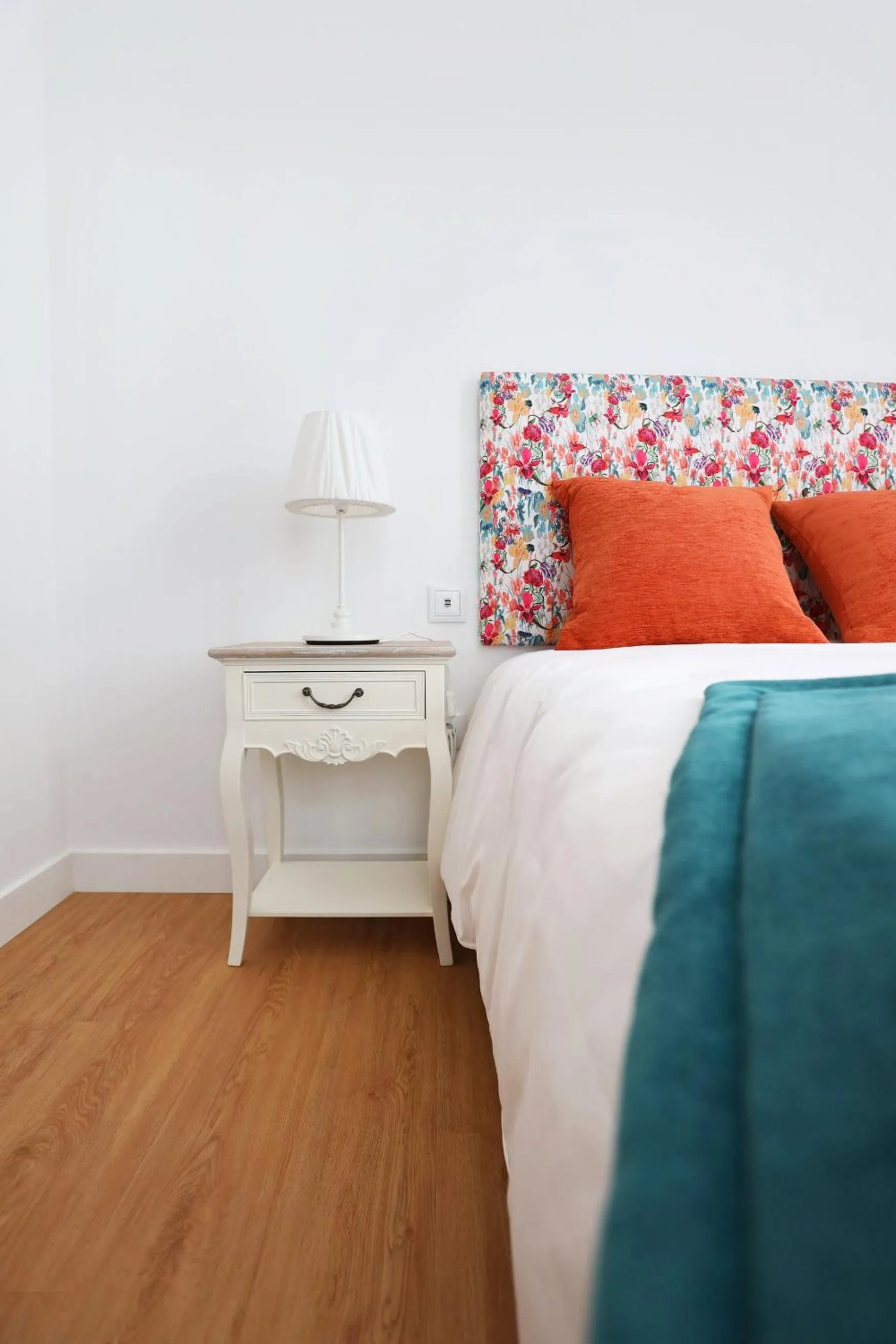 Bed in Glass Boutique - Rooms & Suites