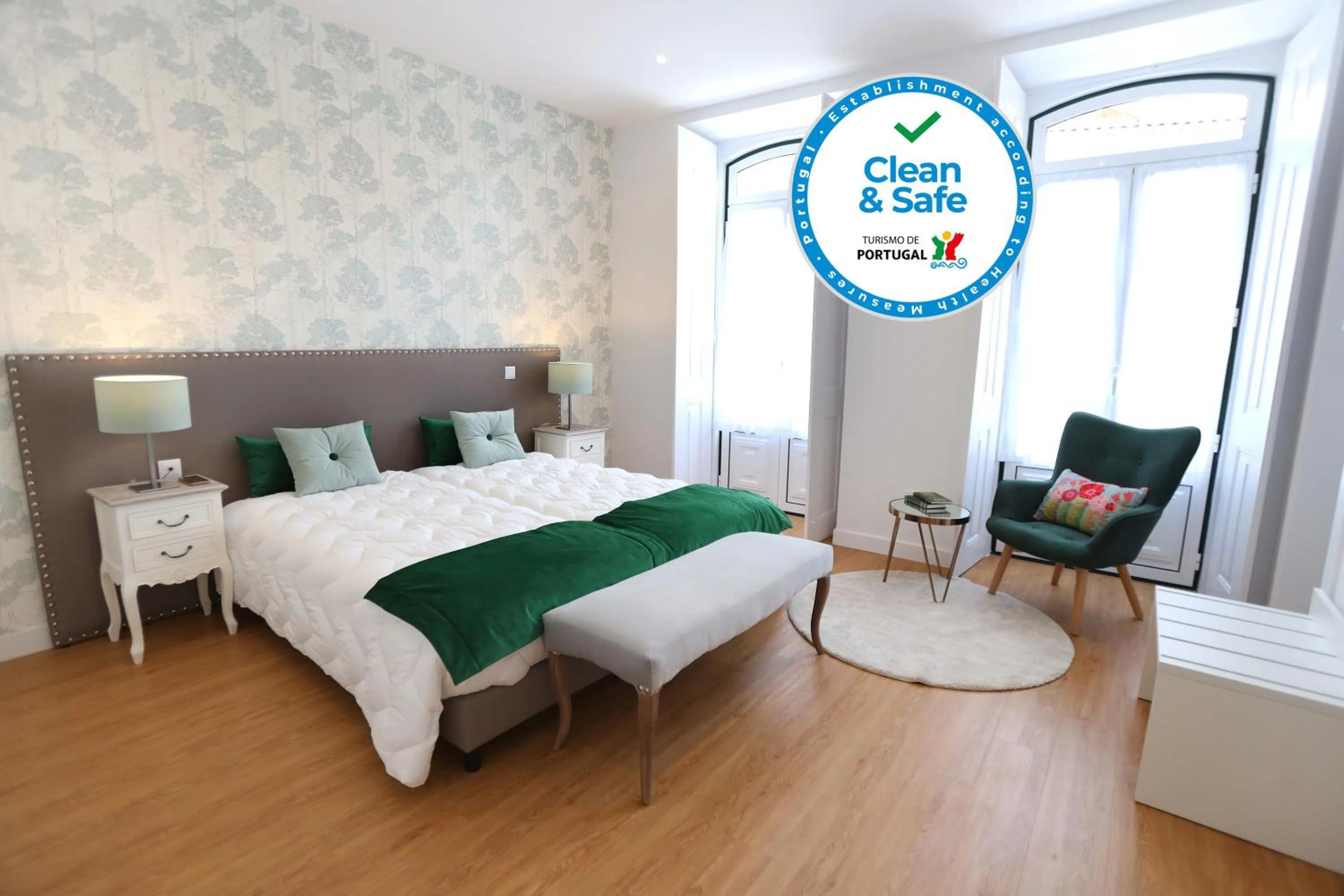 Bed in Glass Boutique - Rooms & Suites