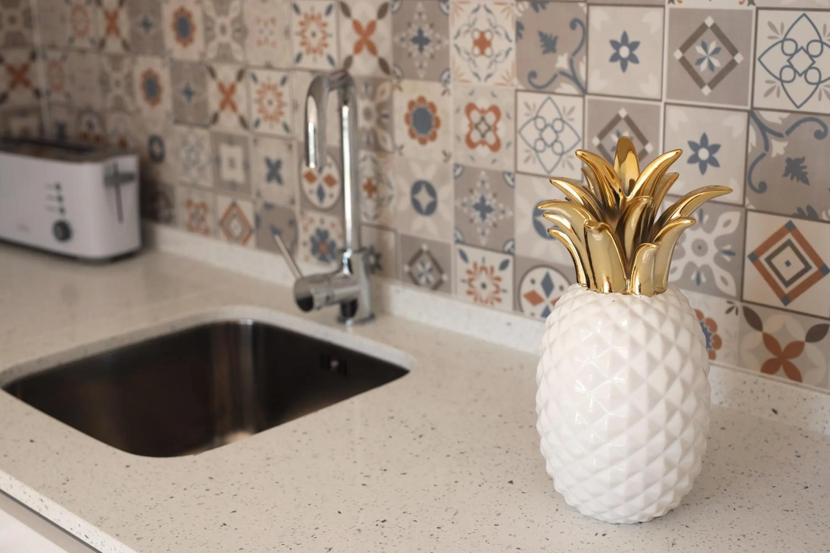 Coffee/tea facilities in Glass Boutique - Rooms & Suites