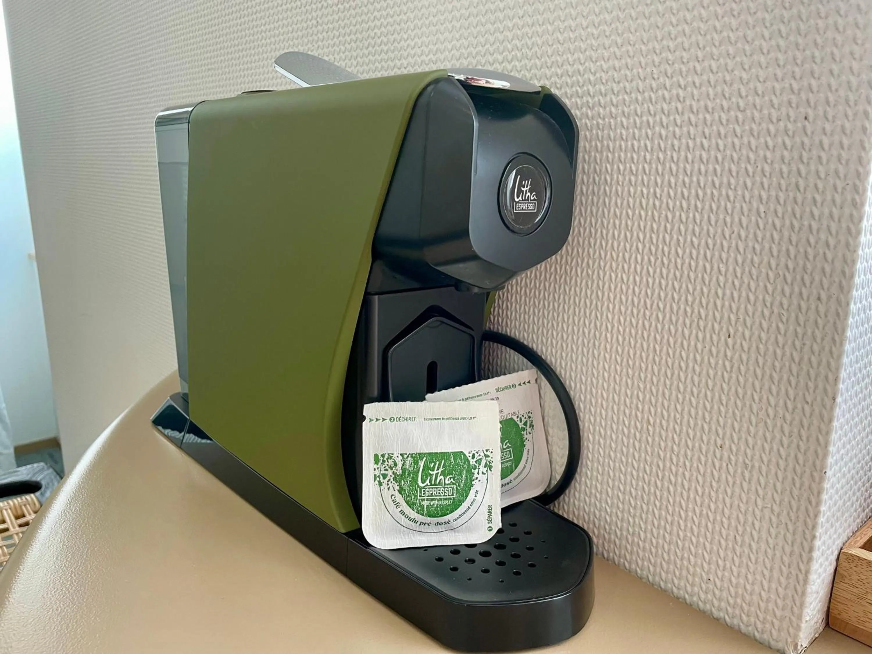 Coffee/tea facilities in Cit'Hotel Hôtel de France et d'Europe
