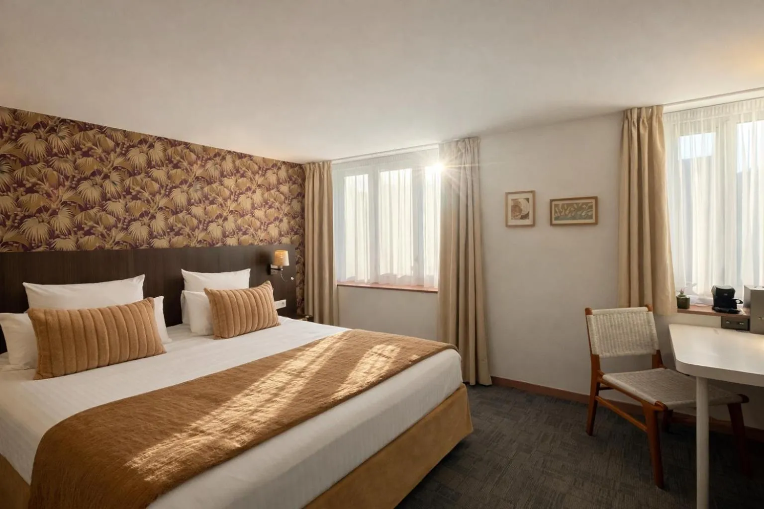 Double Room with Extra Bed in Cit'Hotel Hôtel de France et d'Europe