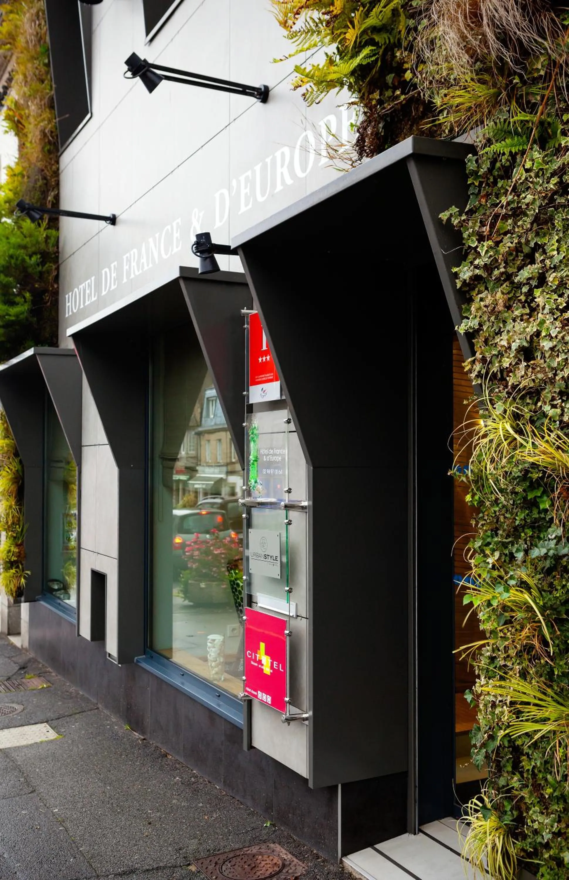 Facade/entrance in Cit'Hotel Hôtel de France et d'Europe