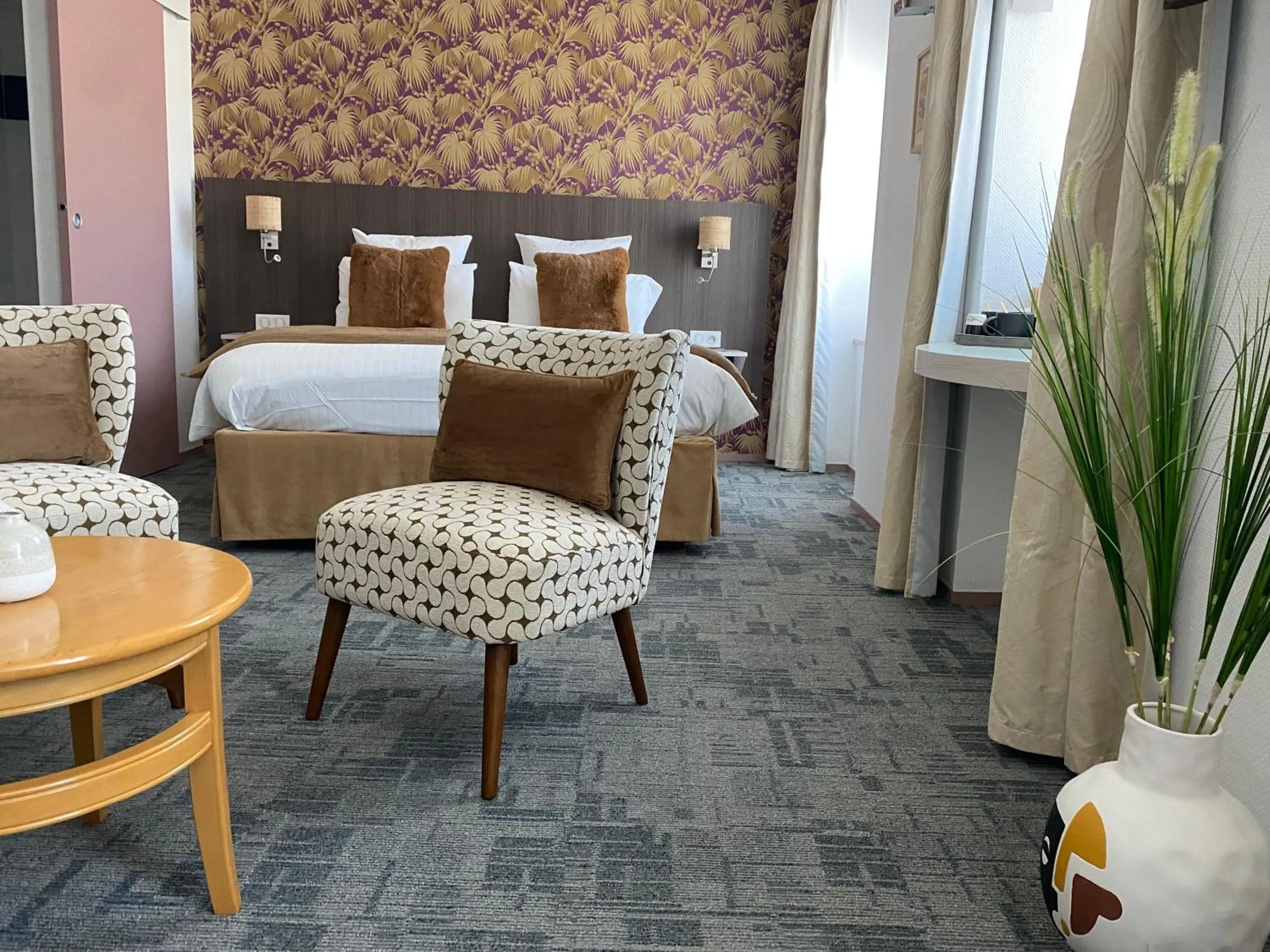 Bedroom, Bed in Cit'Hotel Hôtel de France et d'Europe