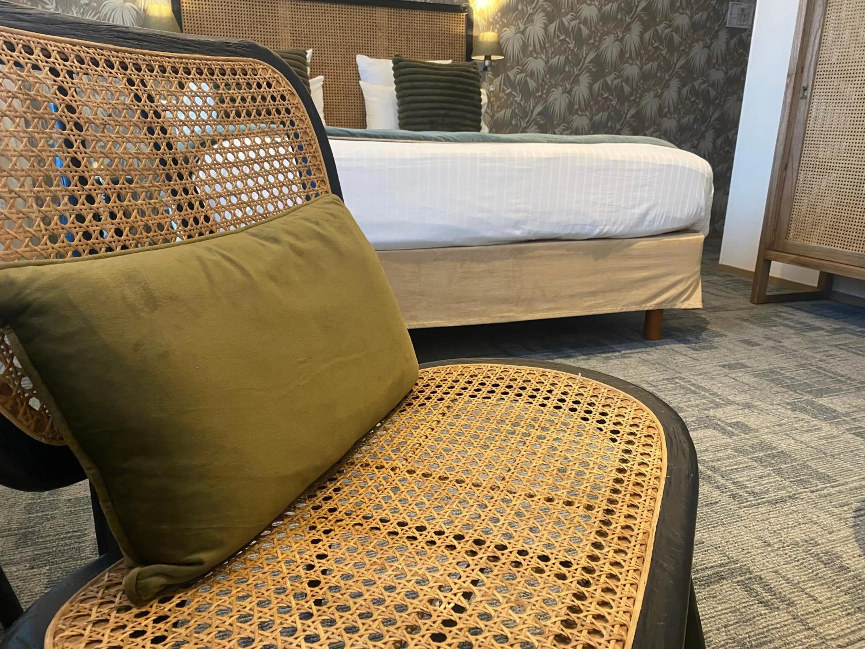 Bed in Cit'Hotel Hôtel de France et d'Europe