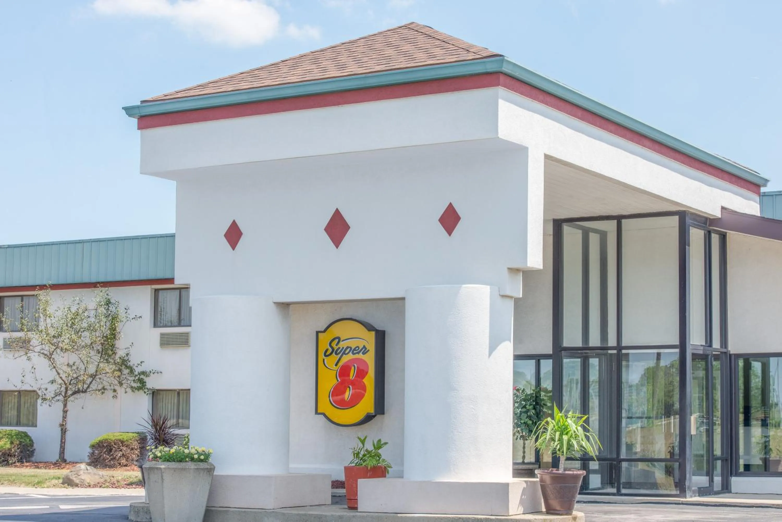 Facade/entrance, Property Building in Super 8 by Wyndham Cleveland