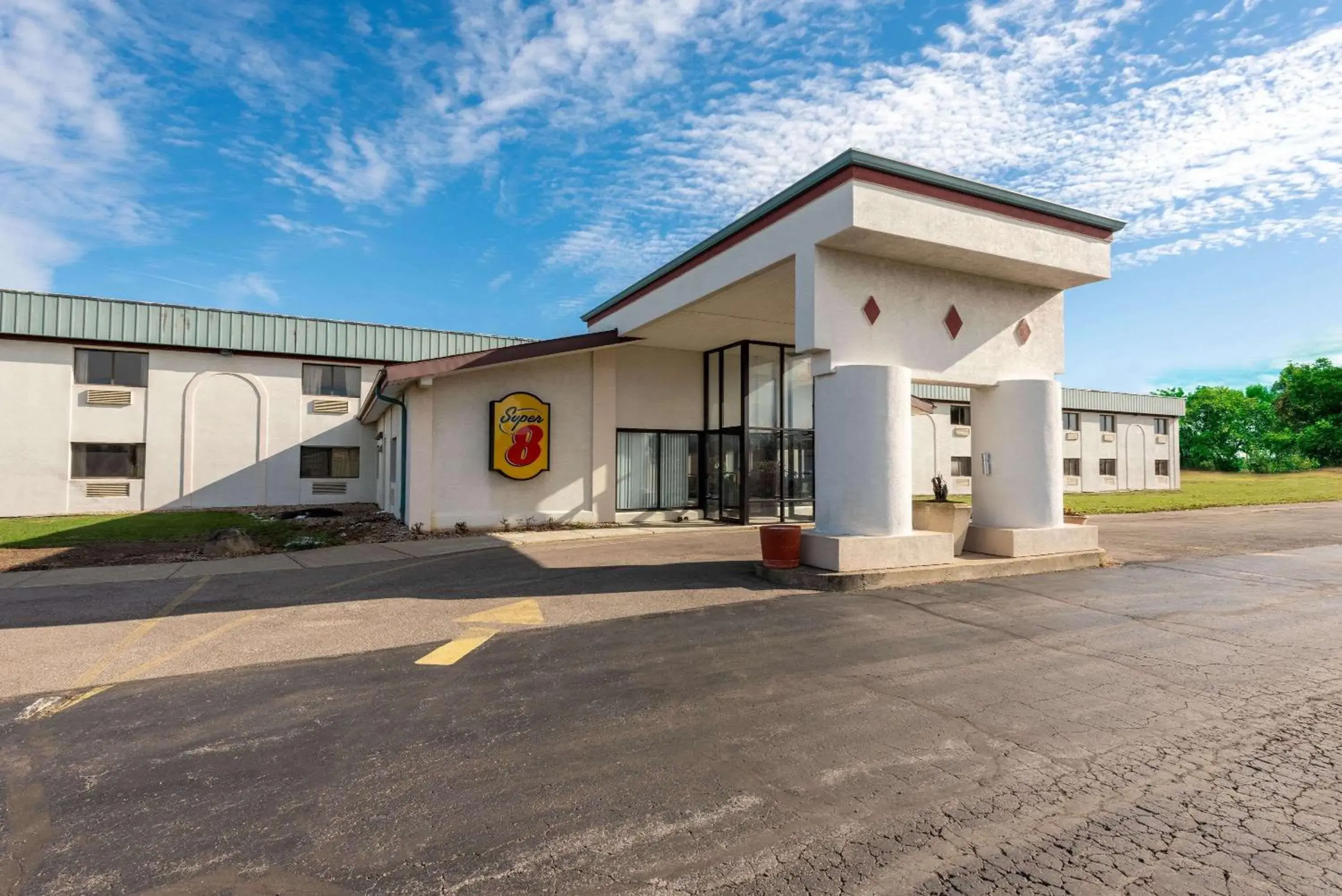 Super 8 by Wyndham Cleveland Super 8 by Wyndham Cleveland