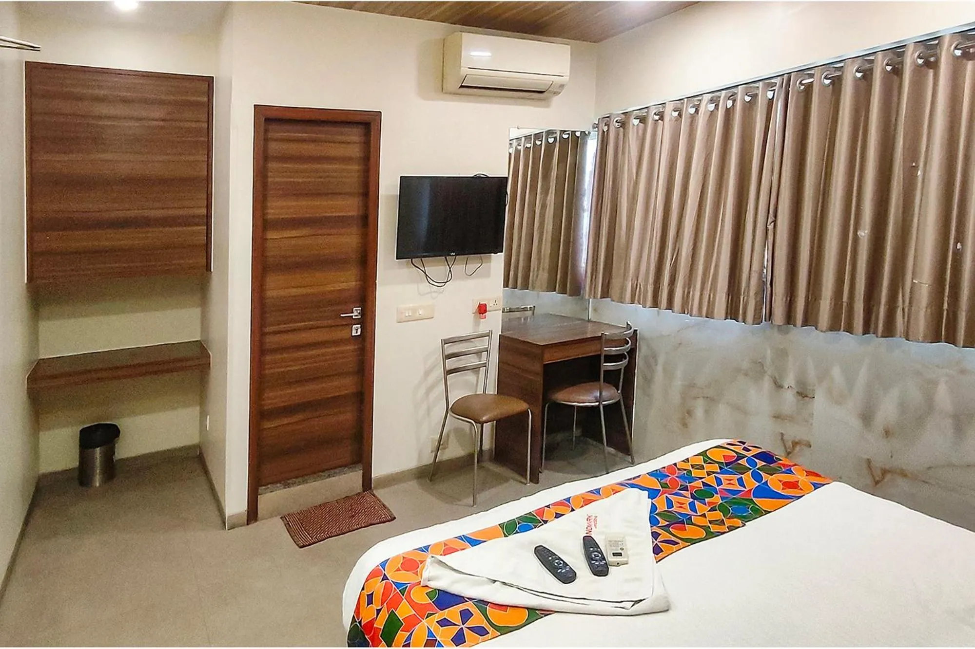 Bed in FabHotel Landmark Residency - Nr MIDC Turbhe