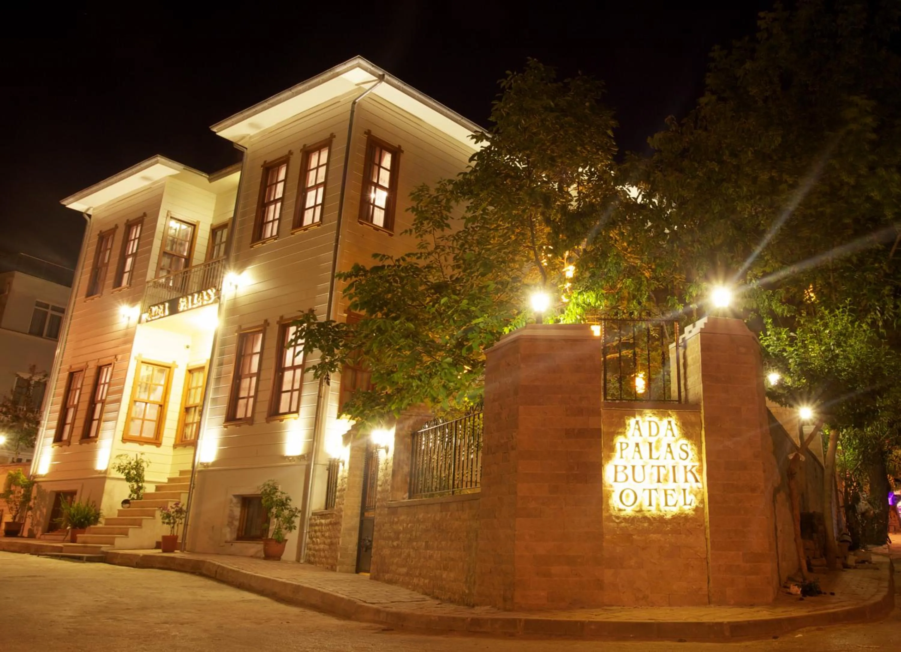 Facade/entrance in Ada Palas Buyukada