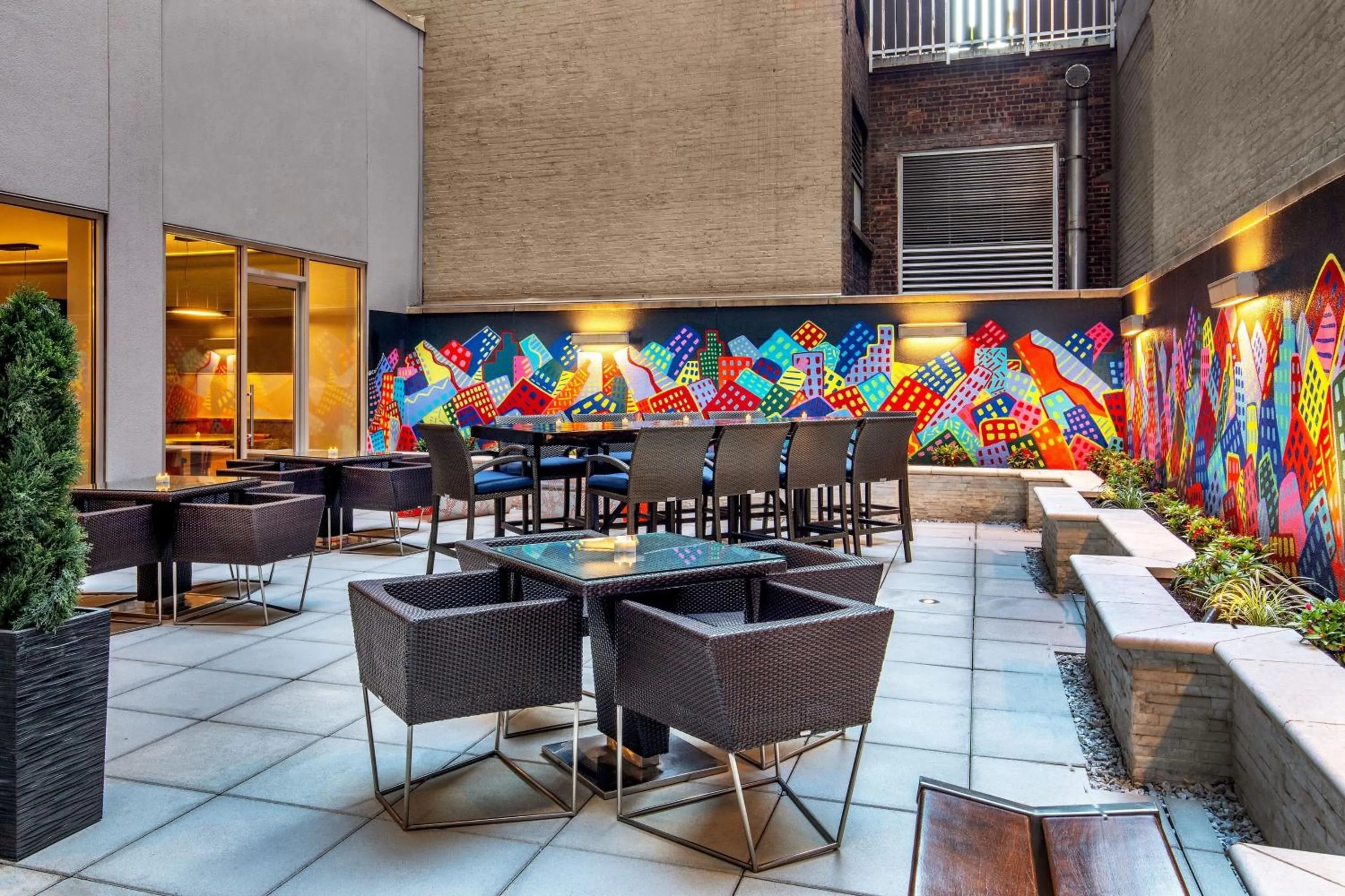 Restaurant/places to eat in Courtyard by Marriott Times Square West