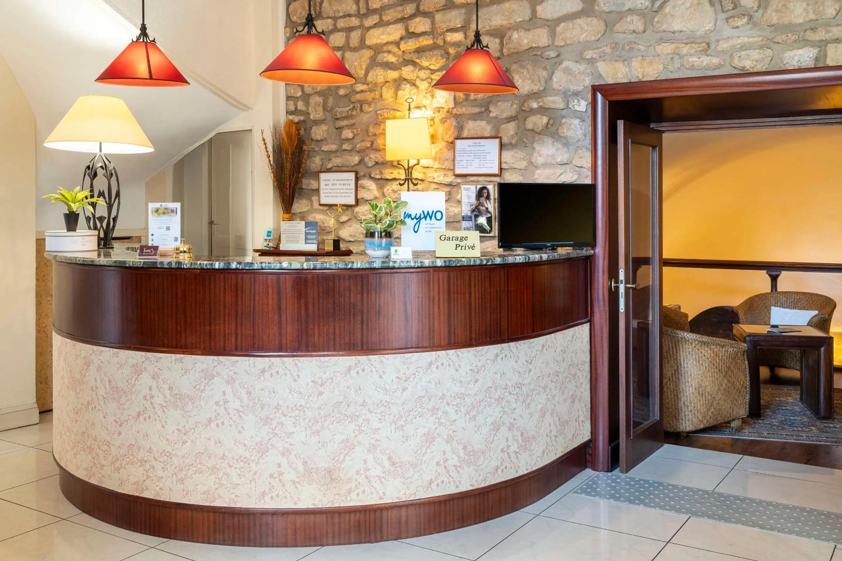 Lobby or reception in Best Western de Diane