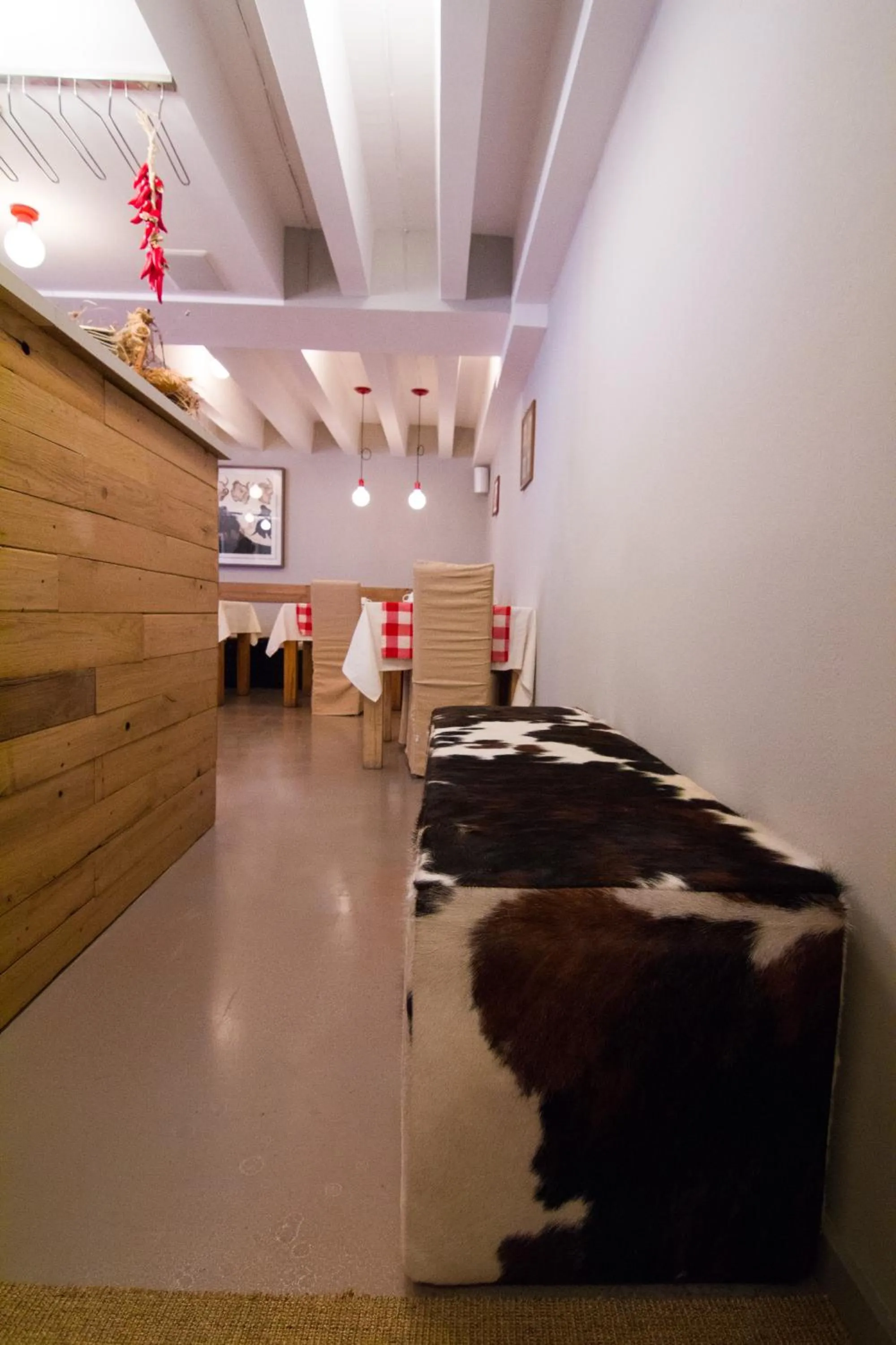 Restaurant/places to eat in Garden Hotel