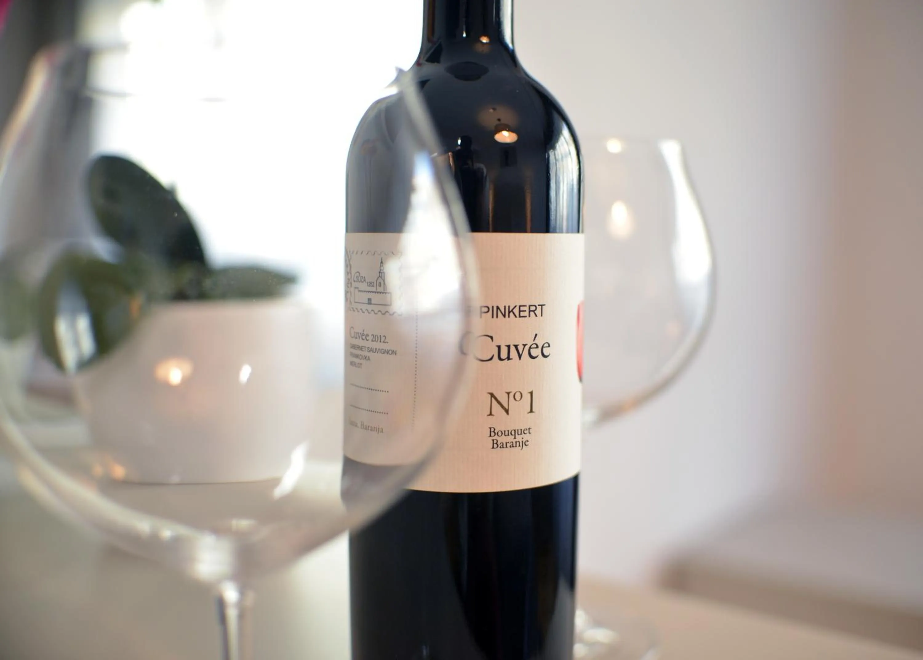 Decorative detail in Garden Hotel