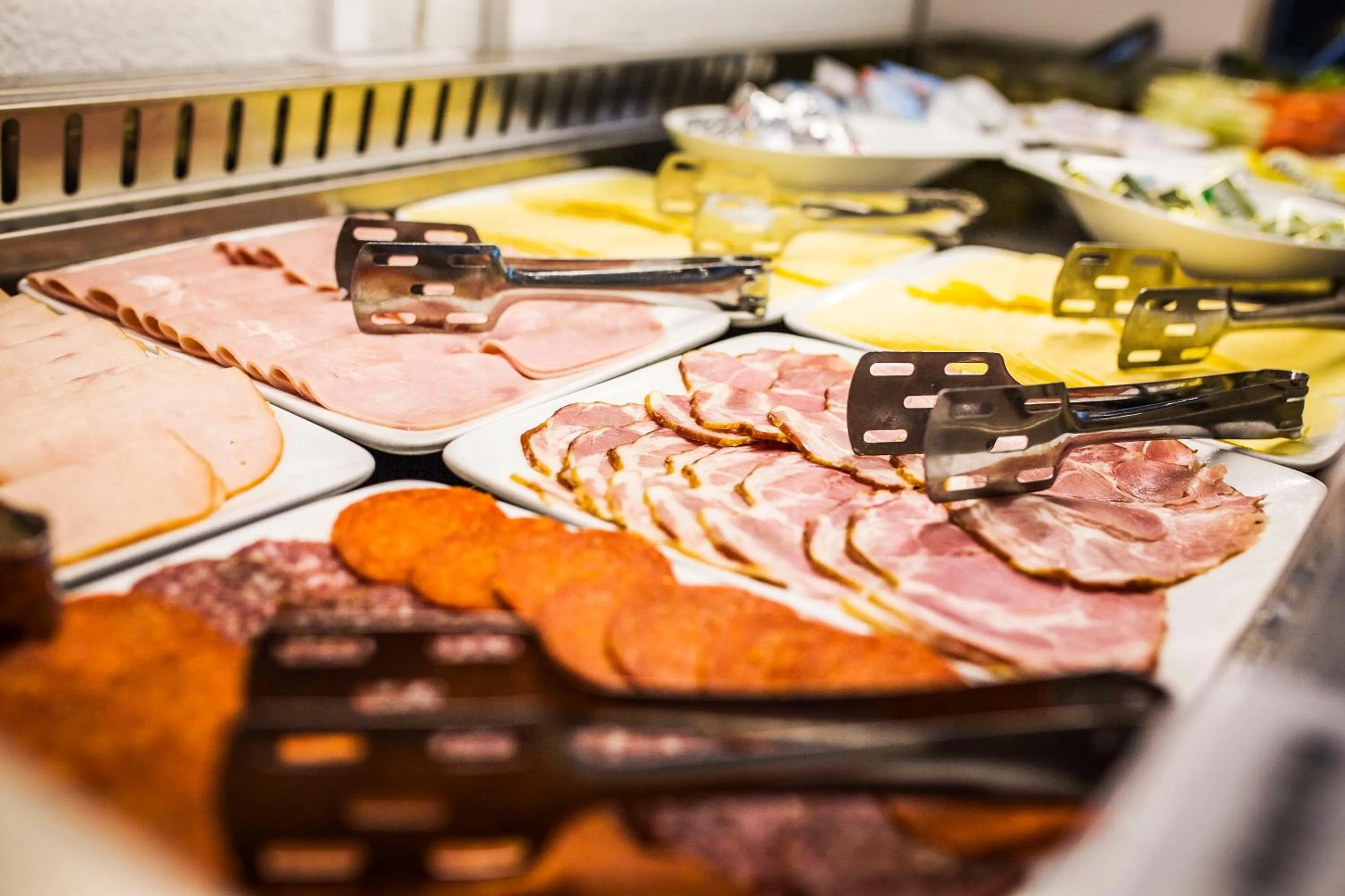 Breakfast in Garden Hotel