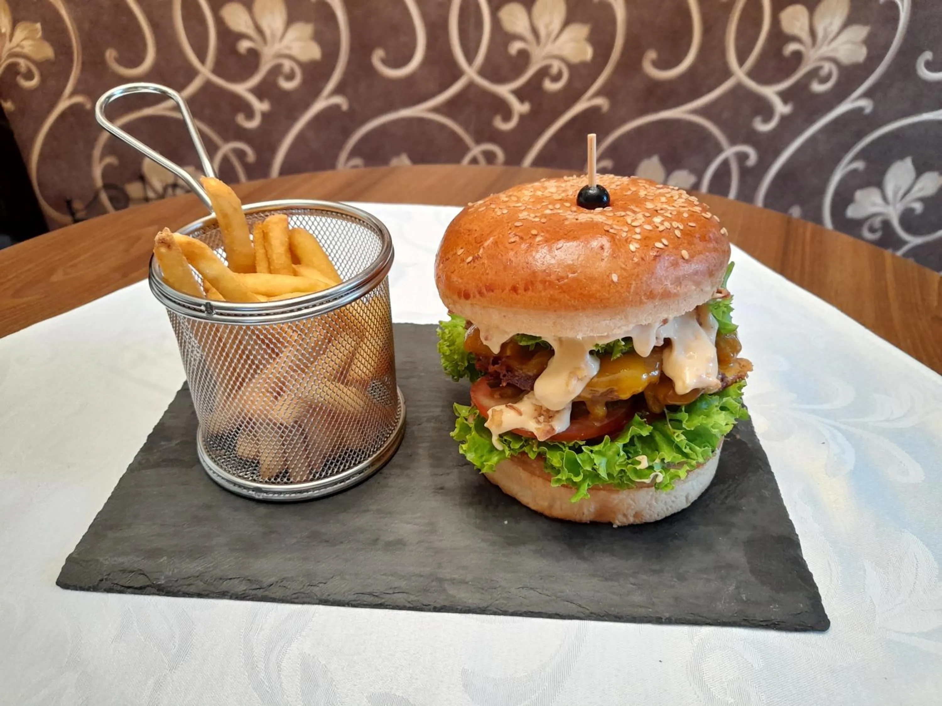 Restaurant/places to eat in Penzion Panda