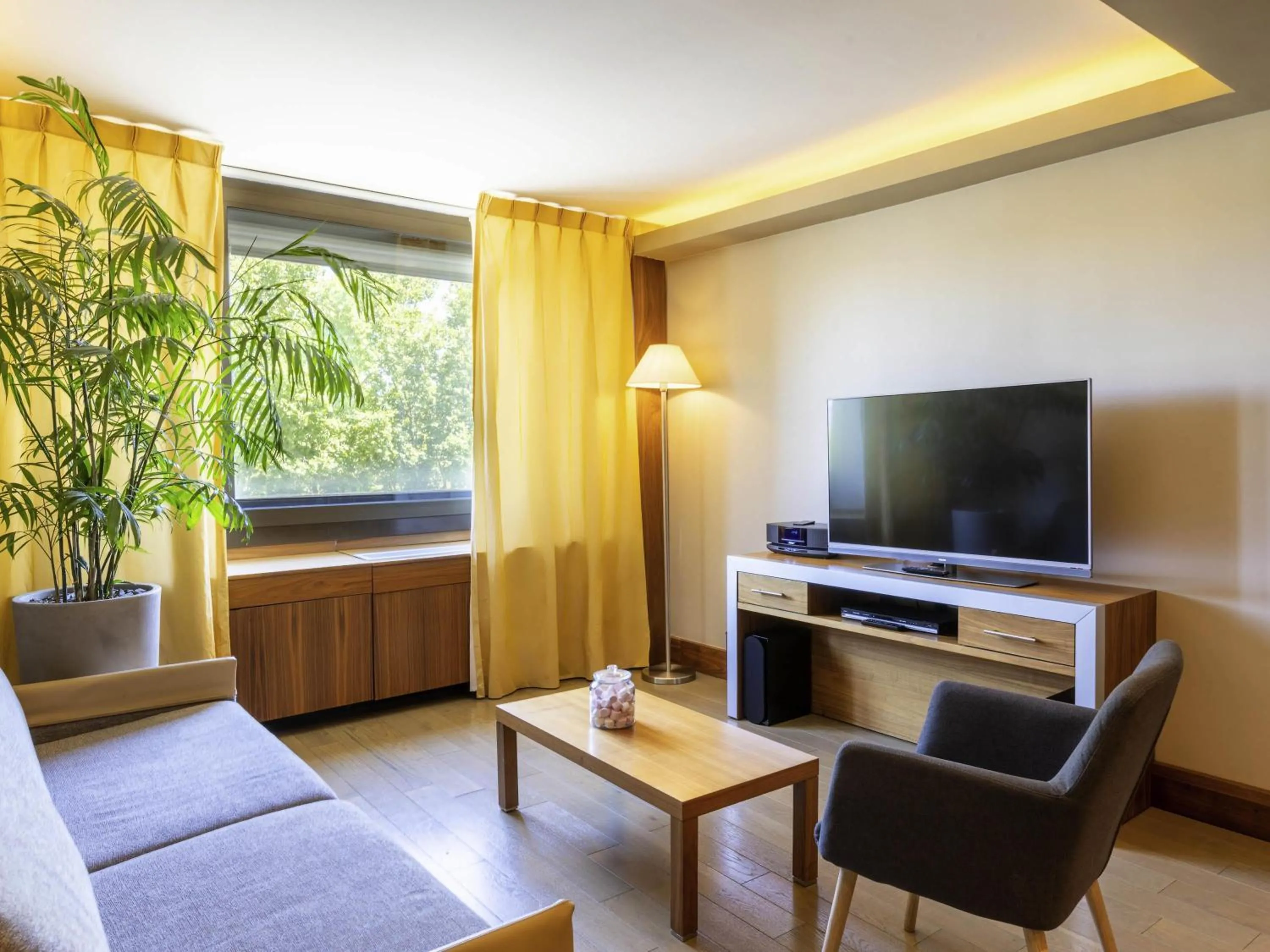 Photo of the whole room in Sofitel Lyon Bellecour