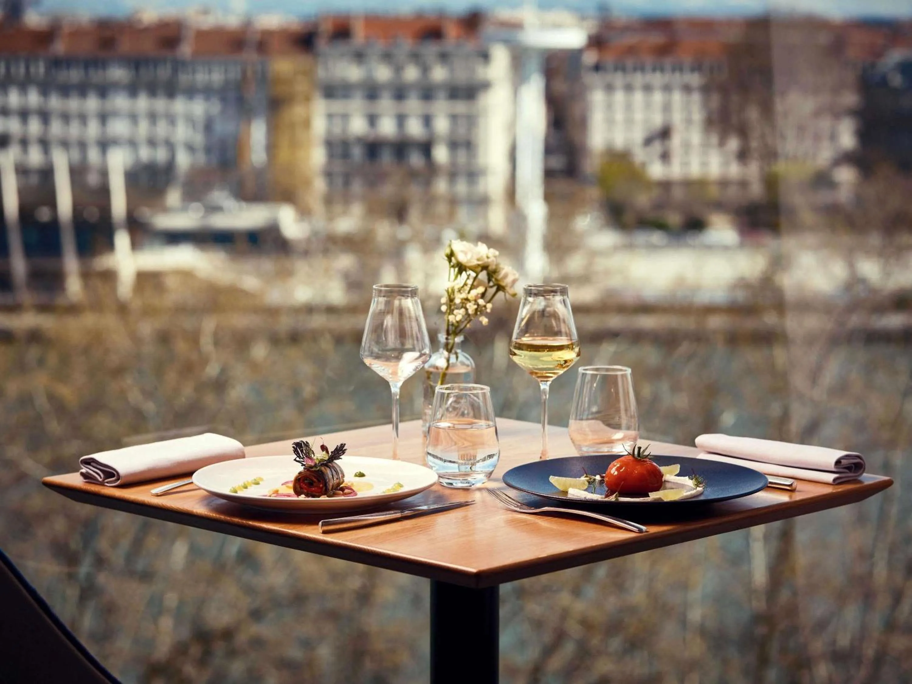 Restaurant/places to eat in Sofitel Lyon Bellecour