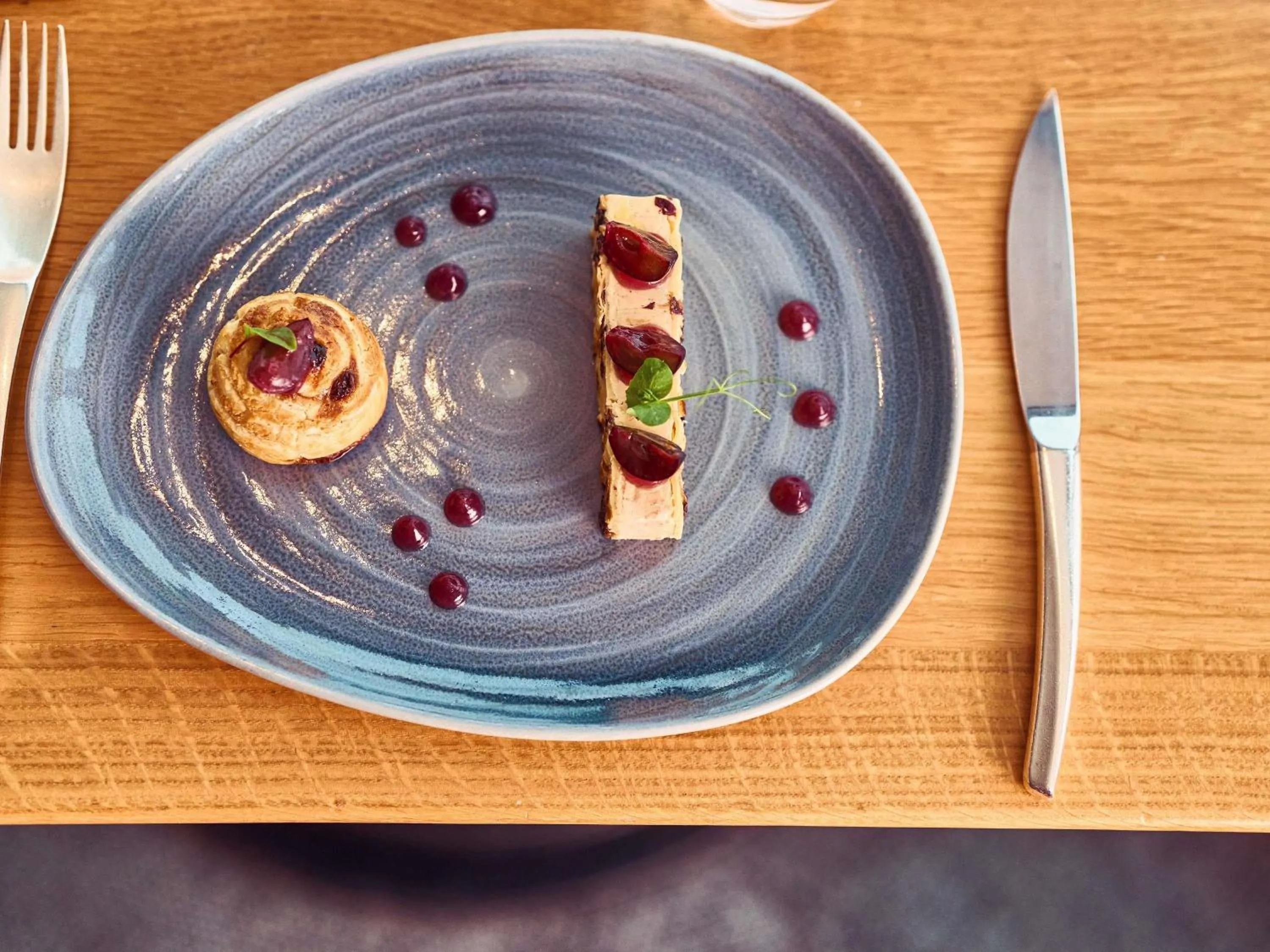 Restaurant/places to eat in Sofitel Lyon Bellecour