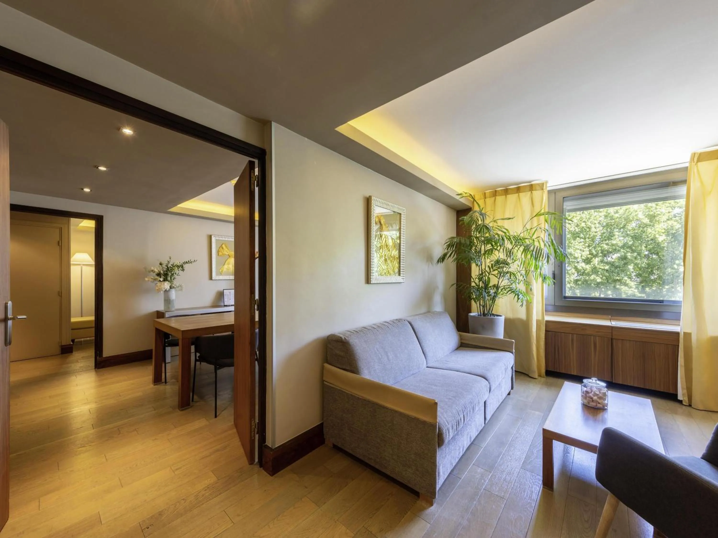 Photo of the whole room in Sofitel Lyon Bellecour