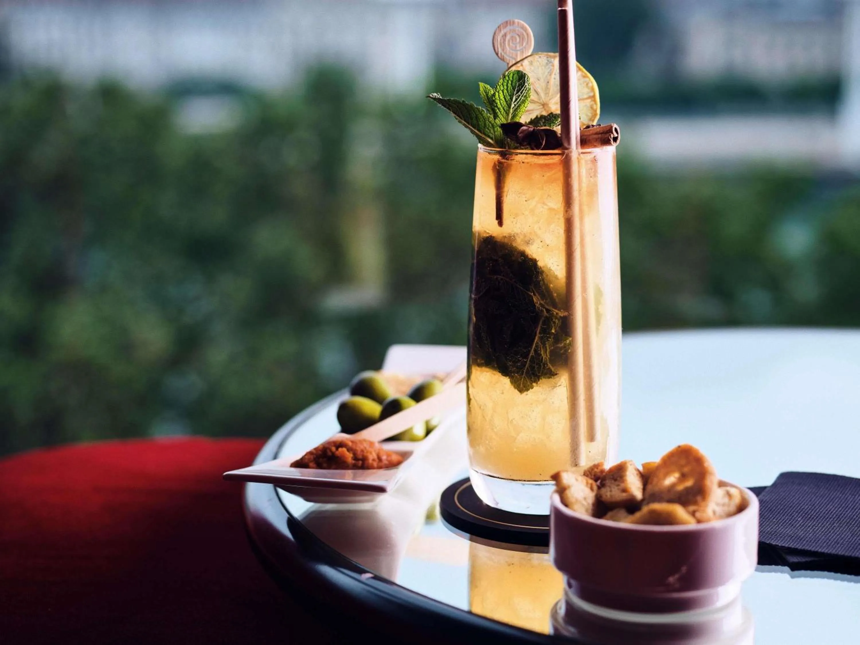 Lounge or bar in Sofitel Lyon Bellecour