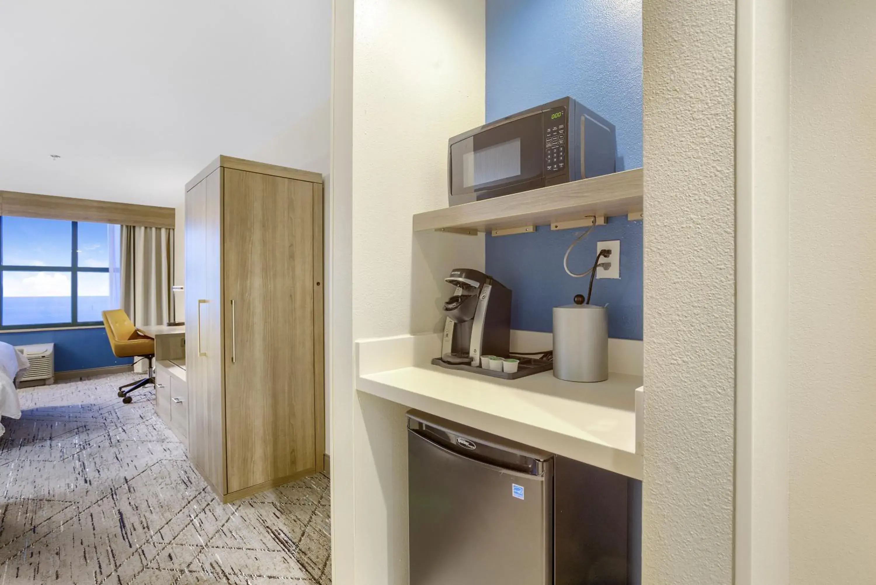 Standard Room in Holiday Inn Express - Gulfport Beach by IHG Standard Room in Holiday Inn Express - Gulfport Beach by IHG