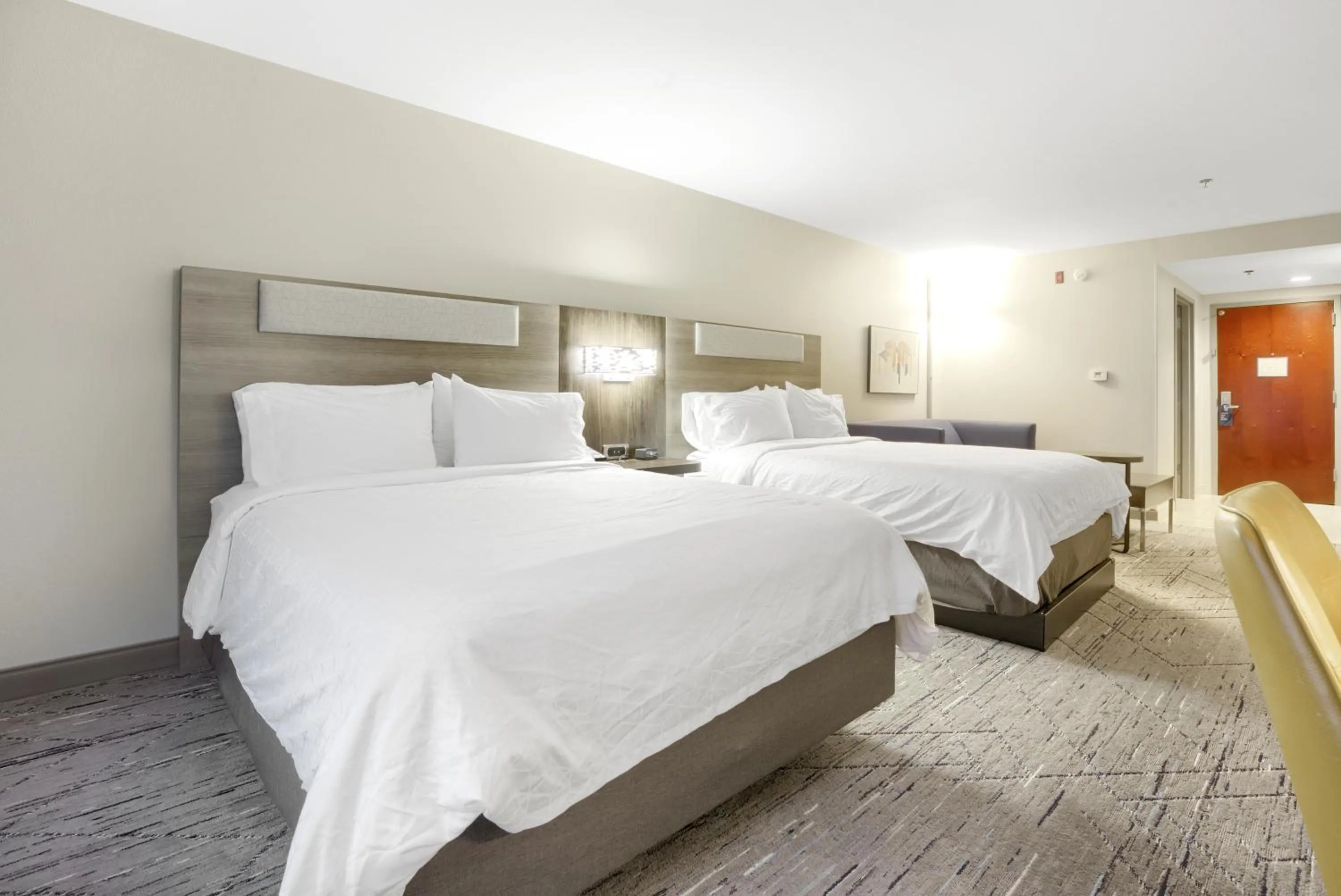 Bedroom, Bed in Holiday Inn Express - Gulfport Beach by IHG