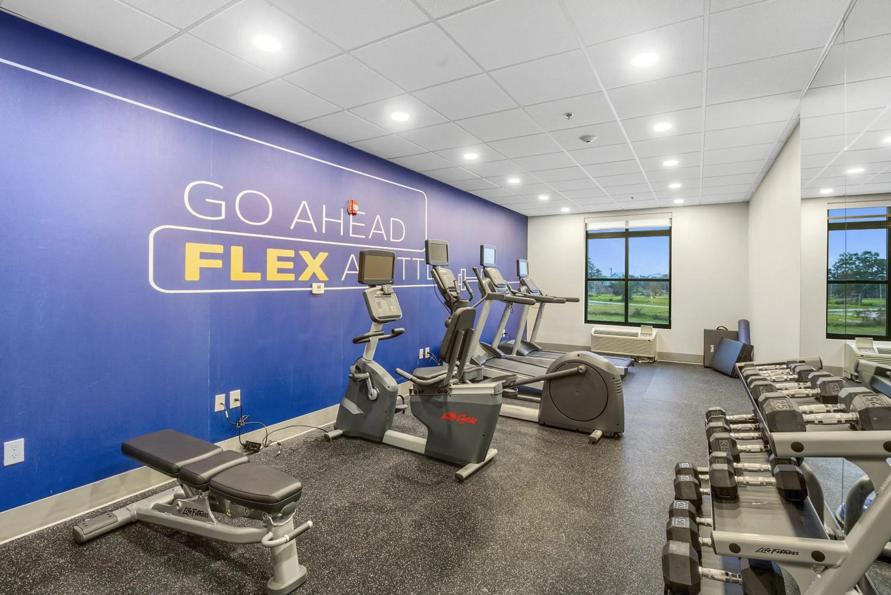 Fitness centre/facilities in Holiday Inn Express - Gulfport Beach by IHG