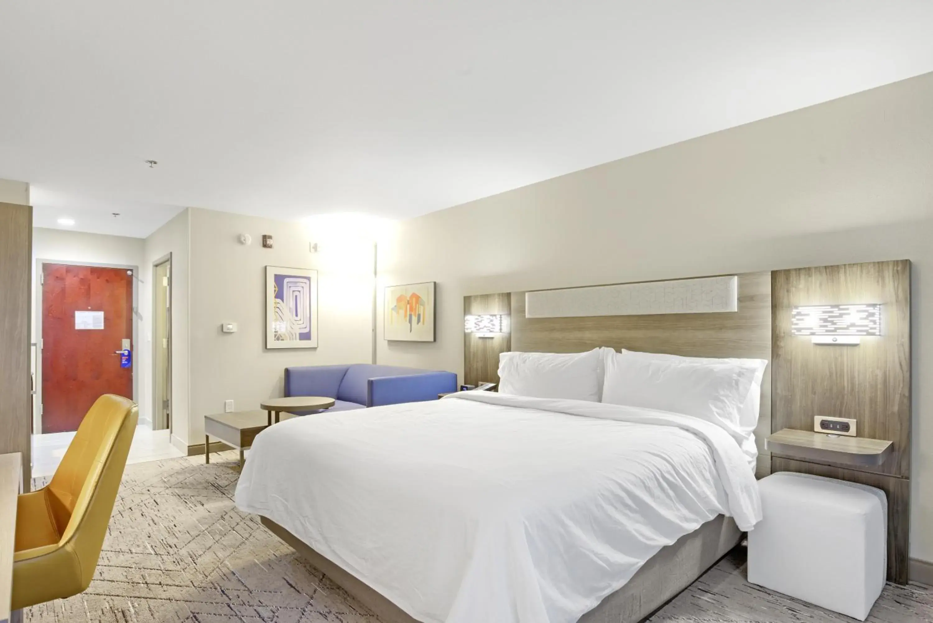 Standard King Room with Sofa Bed - Non-Smoking in Holiday Inn Express - Gulfport Beach by IHG Standard King Room with Sofa Bed - Non-Smoking in Holiday Inn Express - Gulfport Beach by IHG