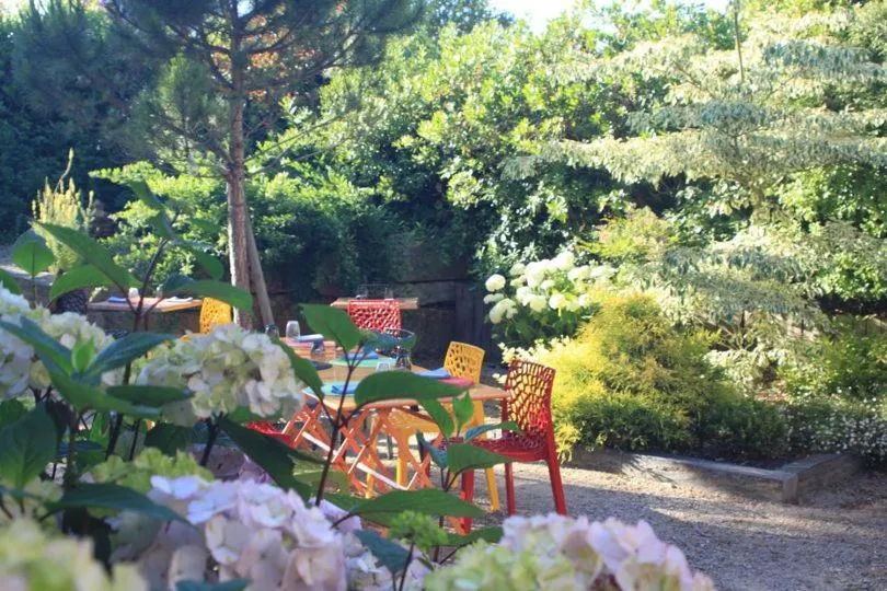 Patio in Hôtel - Restaurant l'Hortensia