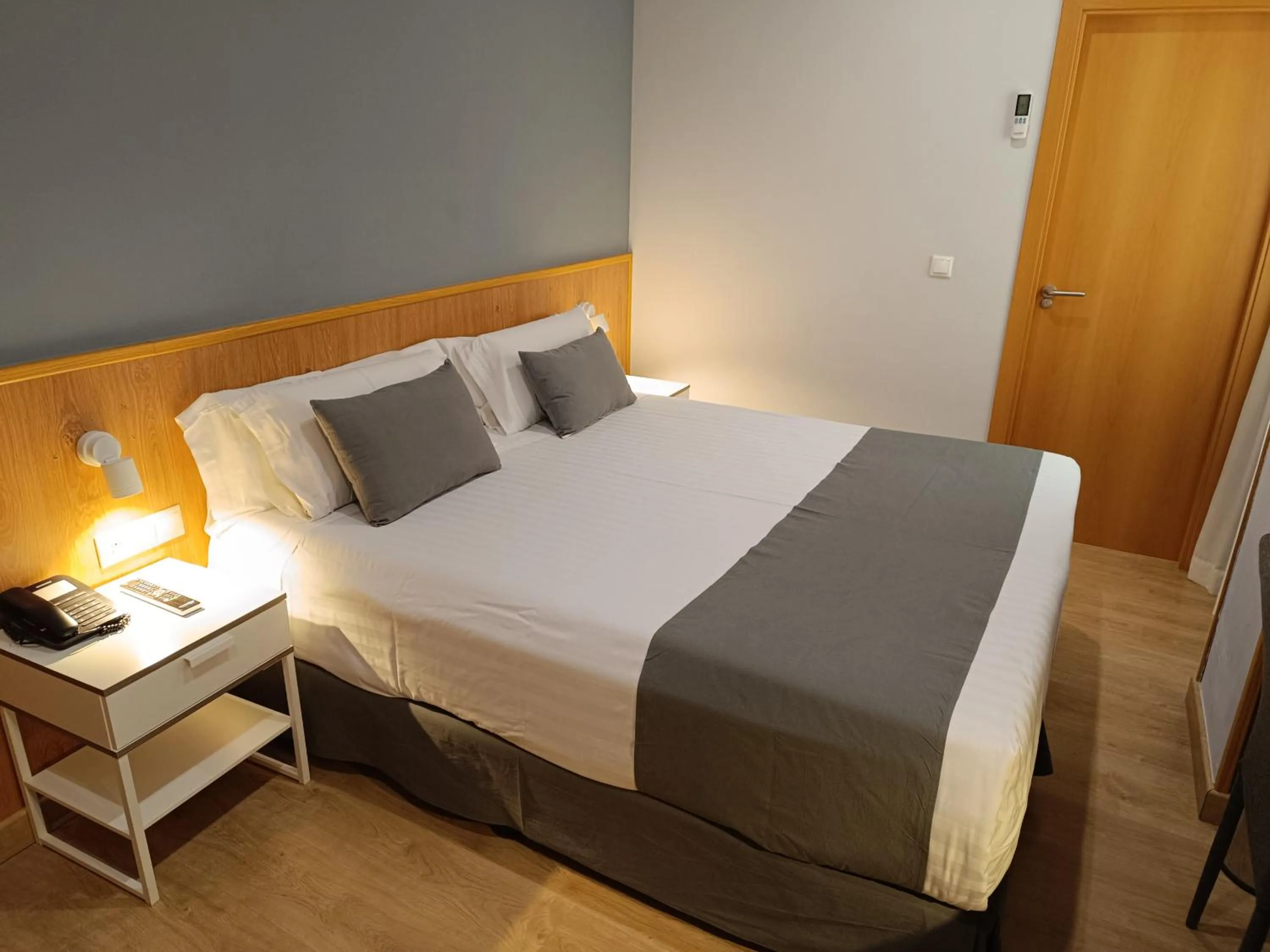 Decorative detail, Bed in Mendez Nuñez Alicante