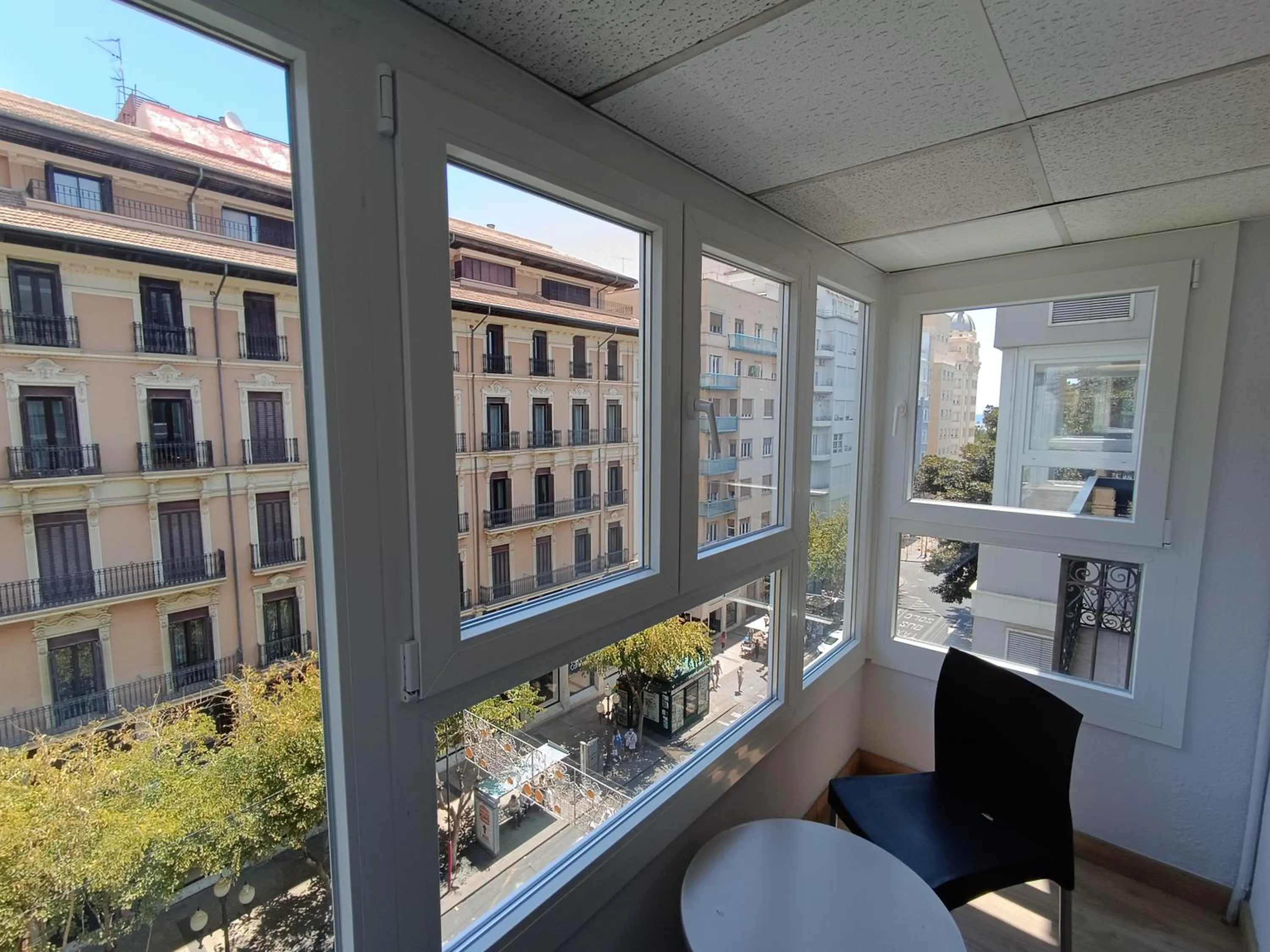 Photo of the whole room in Mendez Nuñez Alicante